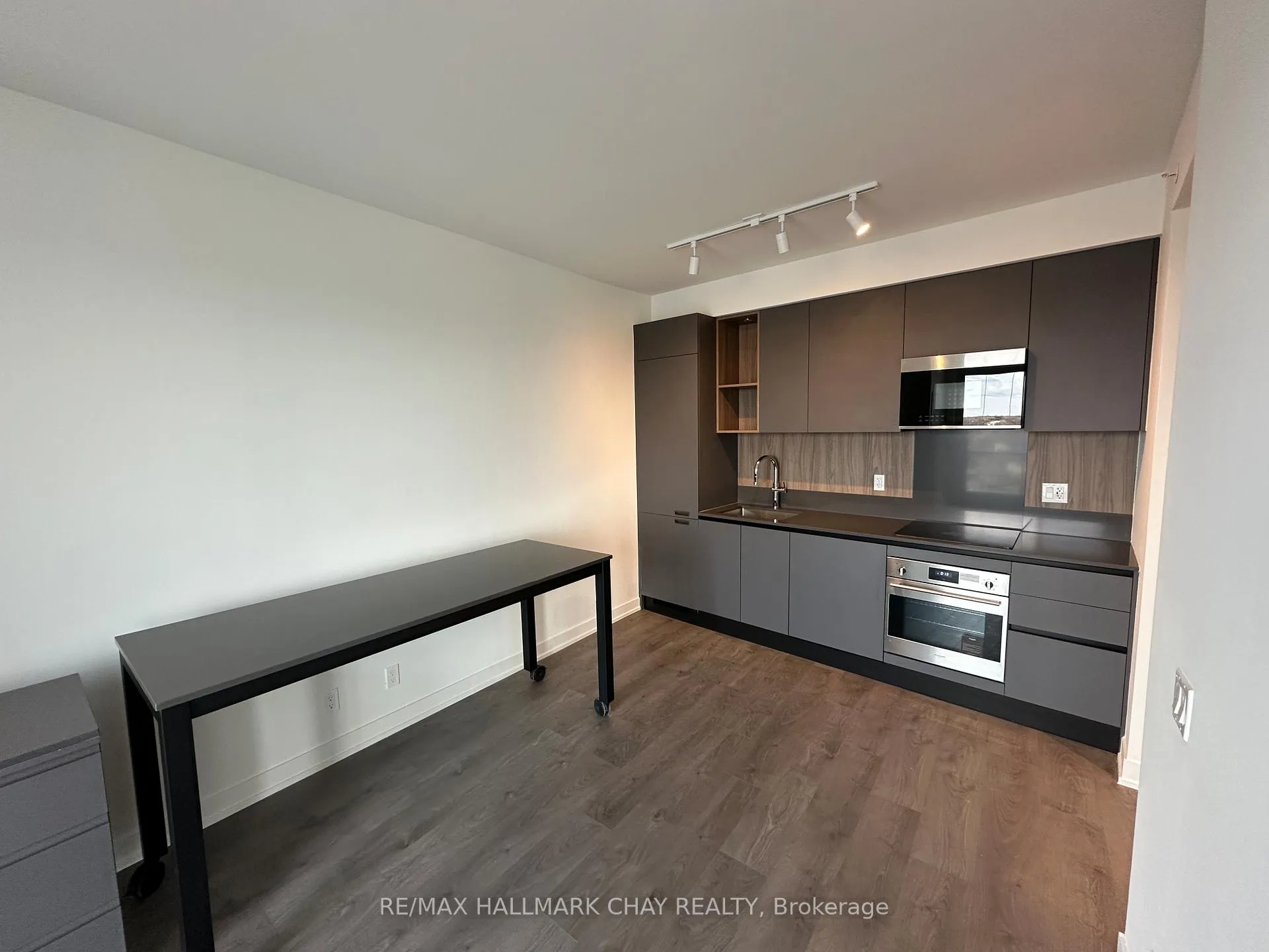 Photo 2 of Unit 1506, 39 Mary Street, Barrie, City Centre — HOMEH
