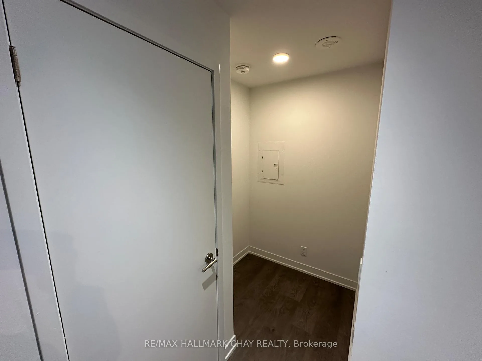 Photo 6 of Unit 1506, 39 Mary Street, Barrie, City Centre — HOMEH