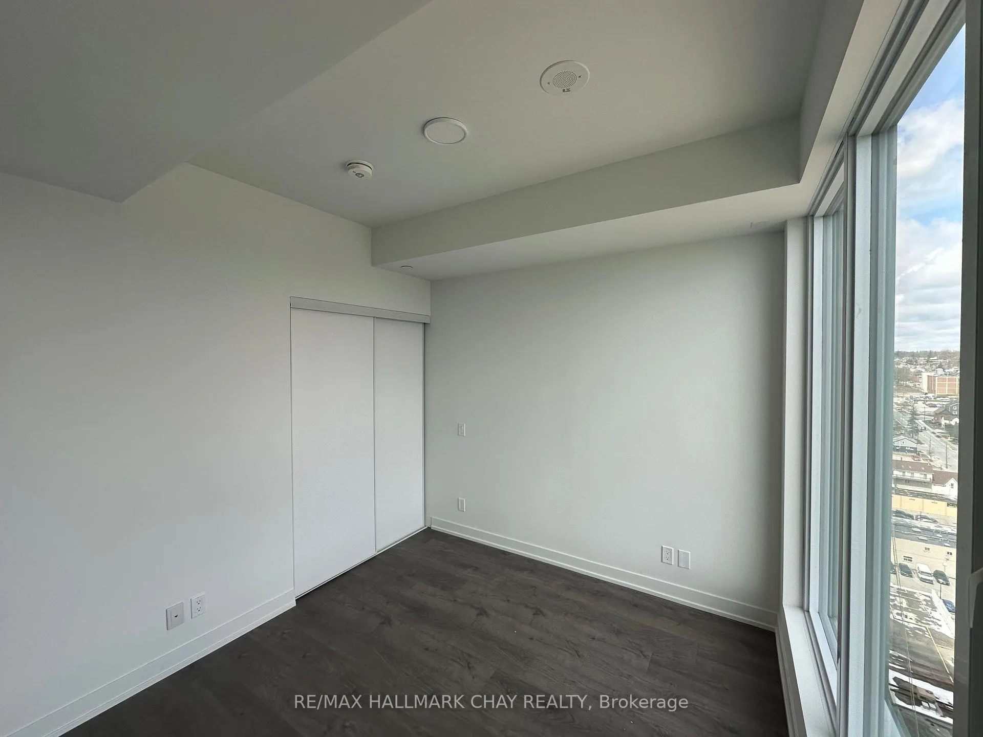 Photo 9 of Unit 1506, 39 Mary Street, Barrie, City Centre — HOMEH