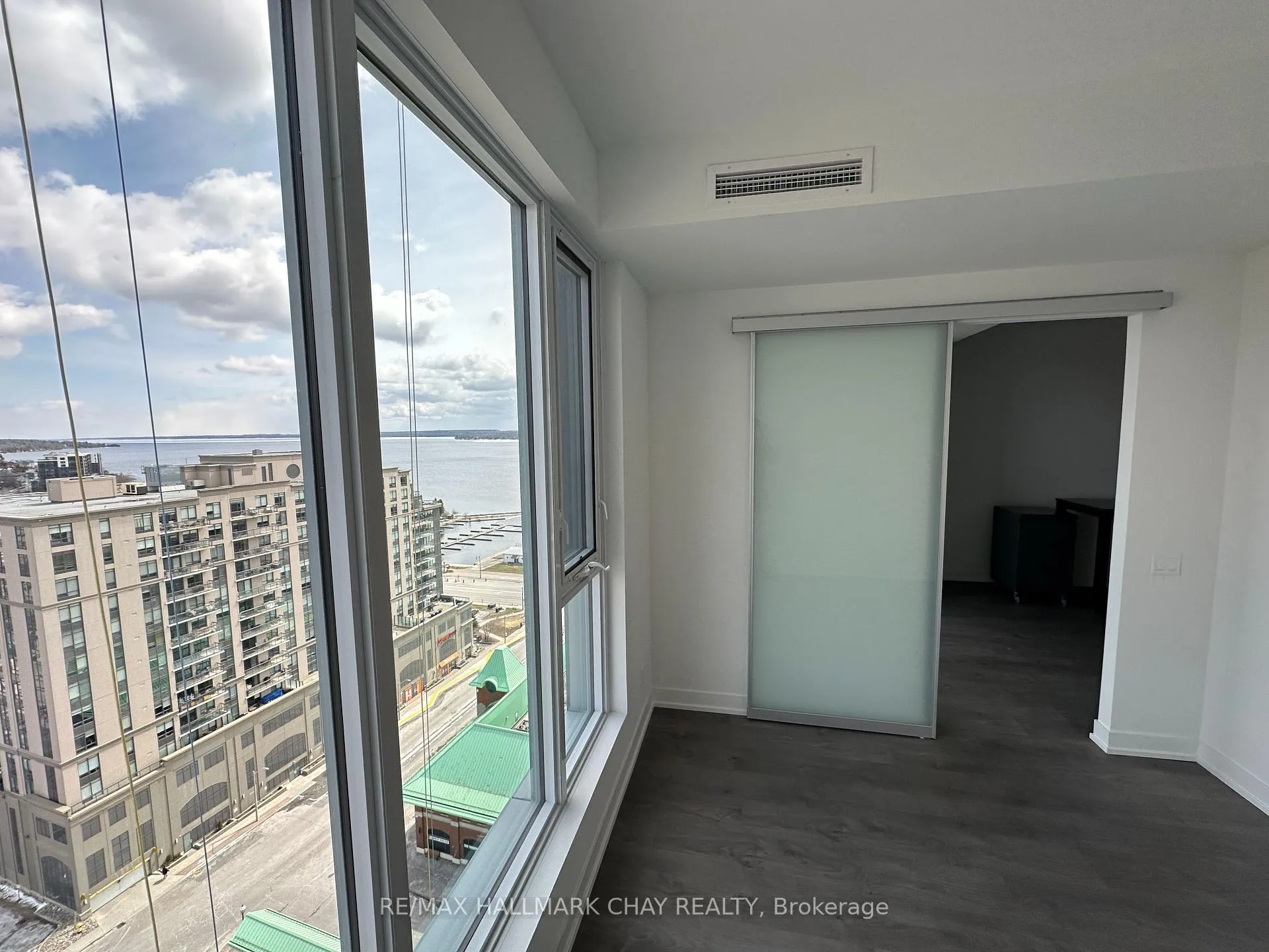 Photo 10 of Unit 1506, 39 Mary Street, Barrie, City Centre — HOMEH