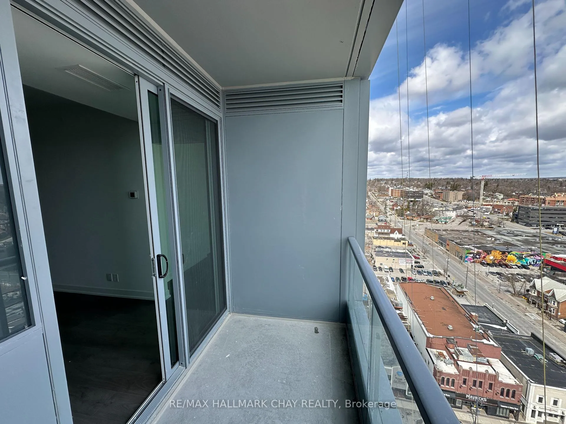 Photo 17 of Unit 1506, 39 Mary Street, Barrie, City Centre — HOMEH