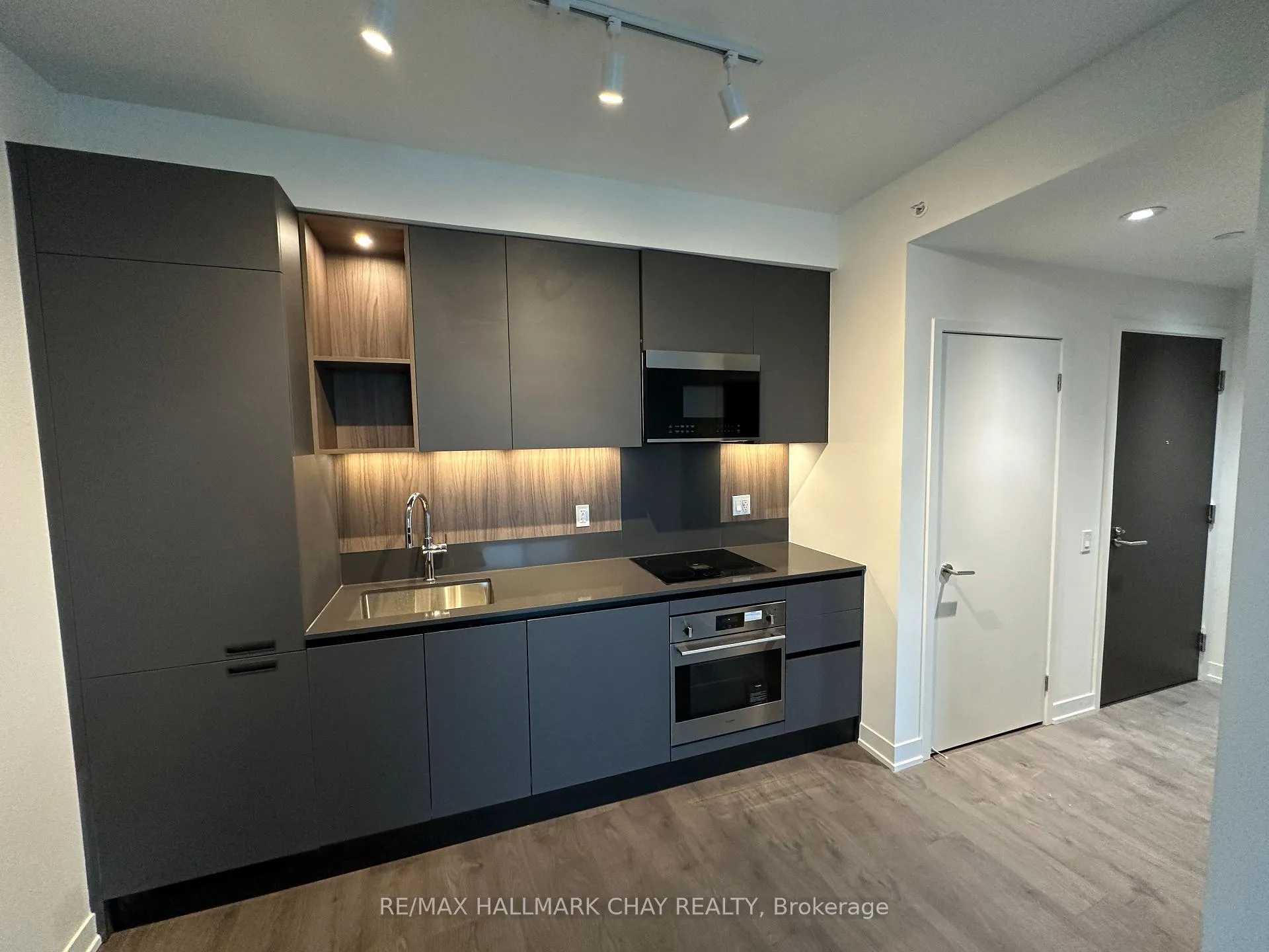 Photo 23 of Unit 1506, 39 Mary Street, Barrie, City Centre — HOMEH
