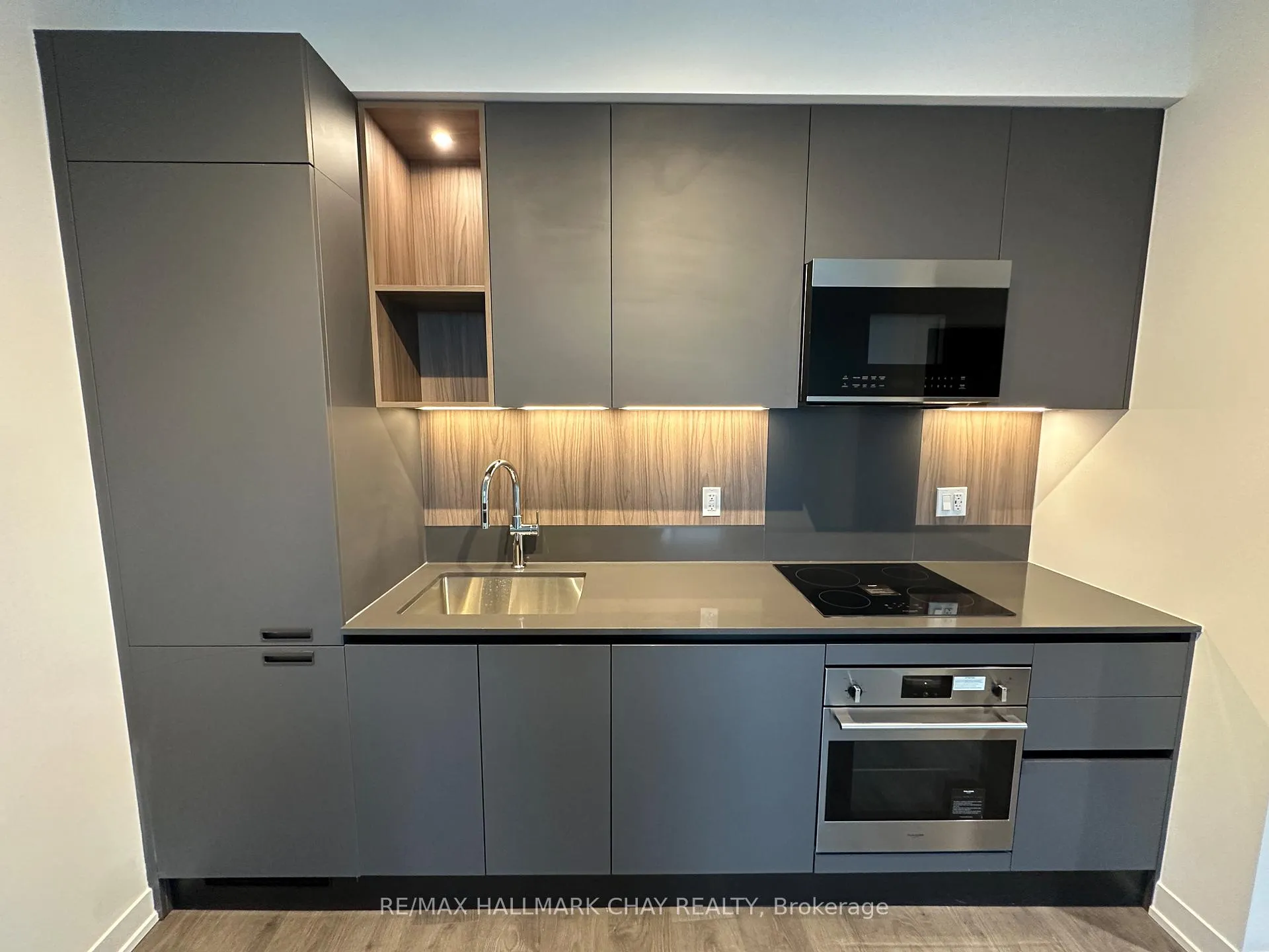 Photo 24 of Unit 1506, 39 Mary Street, Barrie, City Centre — HOMEH