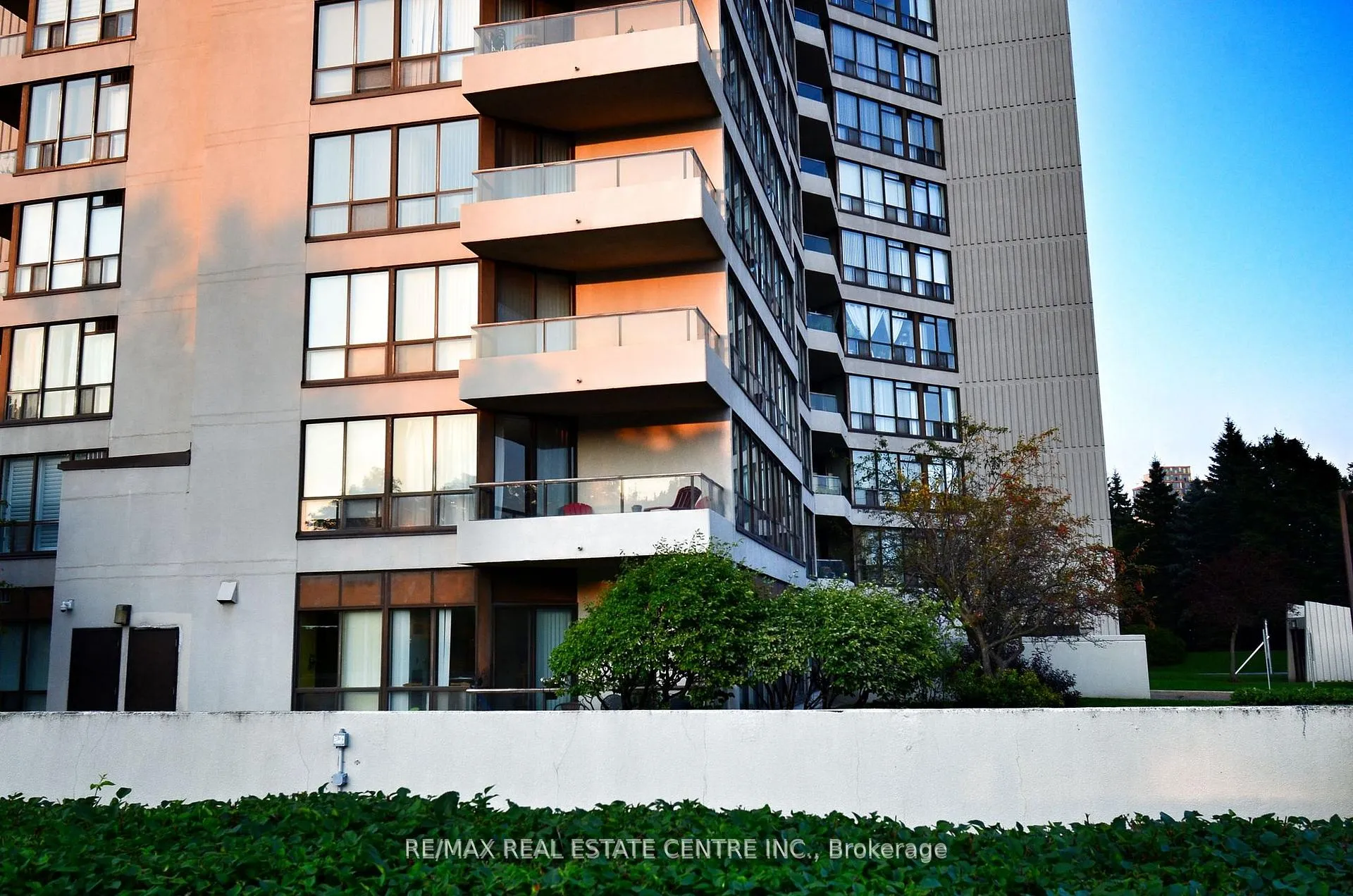 Front of Unit 201, 12 Laurelcrest Street