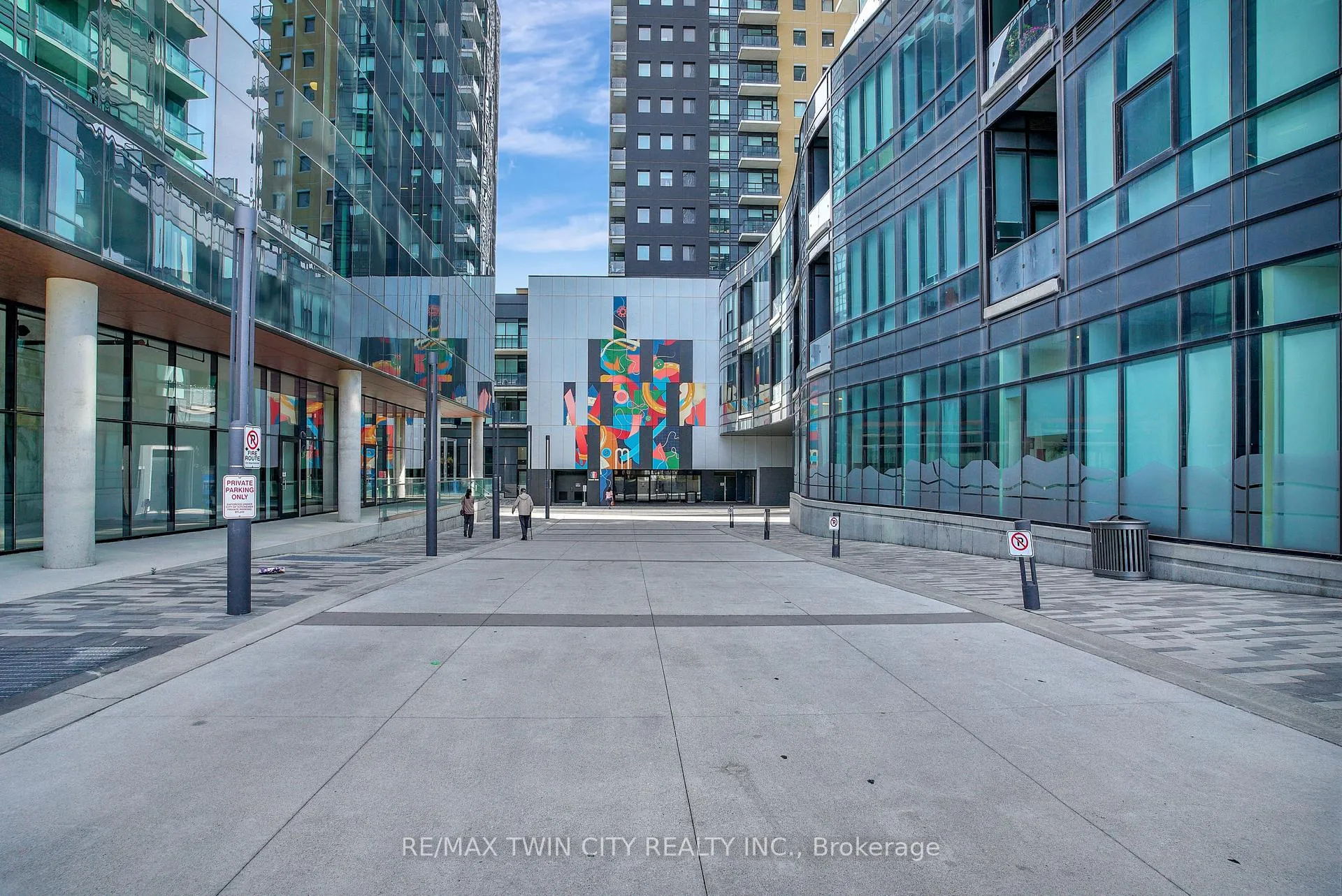 Photo 2 of Unit 1009, 104 Garment Street, Kitchener, City Commercial Core — HOMEH