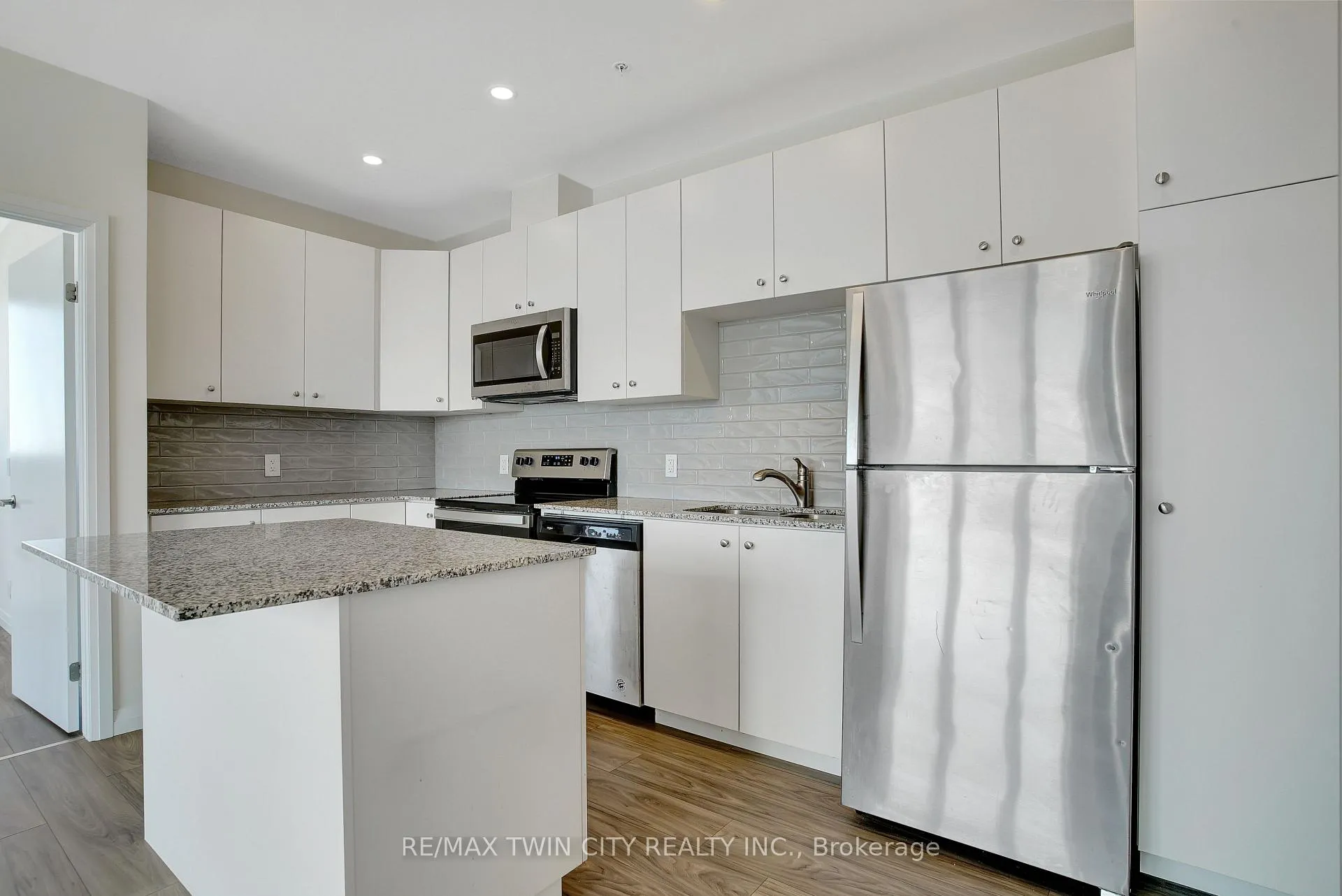 Photo 11 of Unit 1009, 104 Garment Street, Kitchener, City Commercial Core — HOMEH