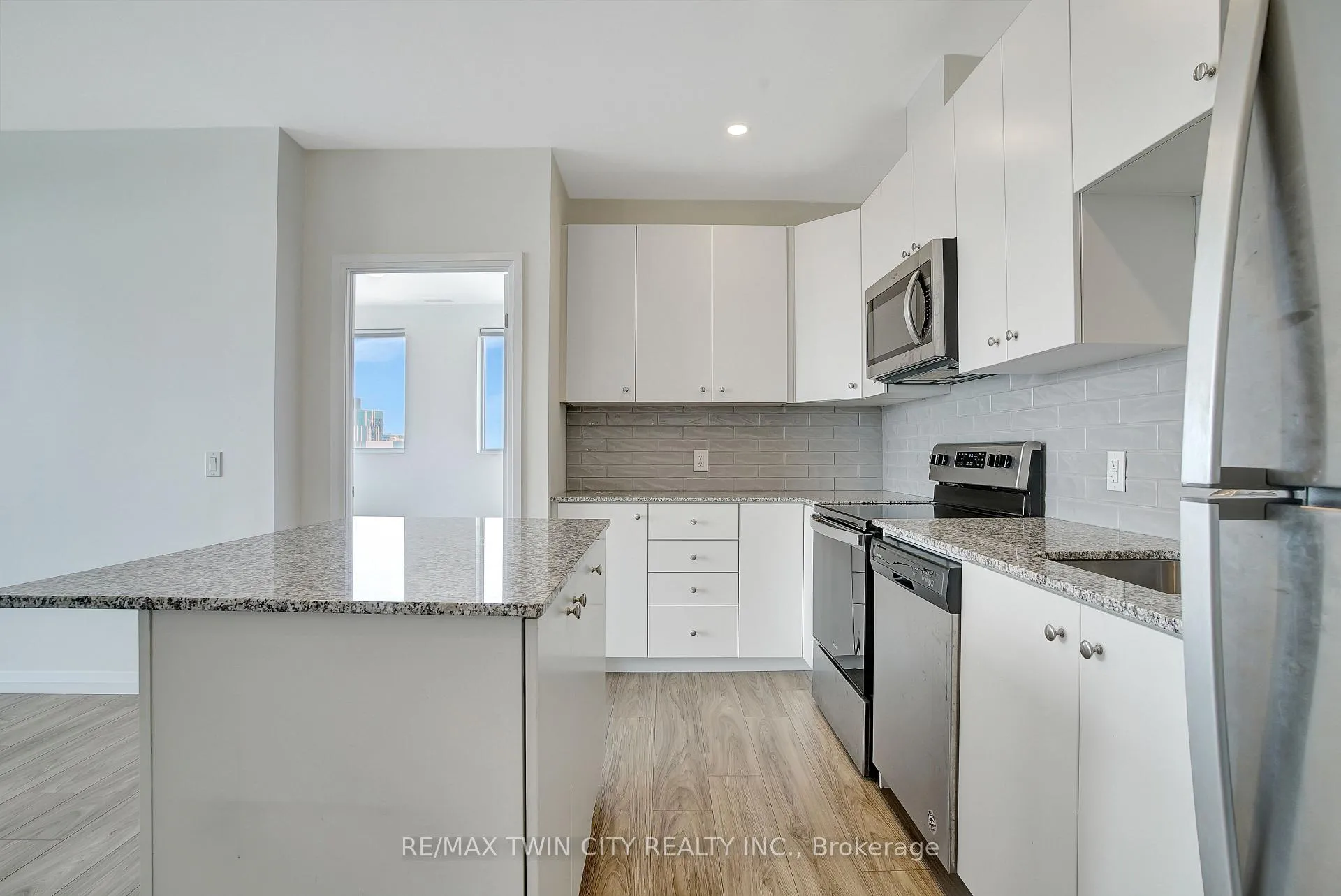 Photo 12 of Unit 1009, 104 Garment Street, Kitchener, City Commercial Core — HOMEH