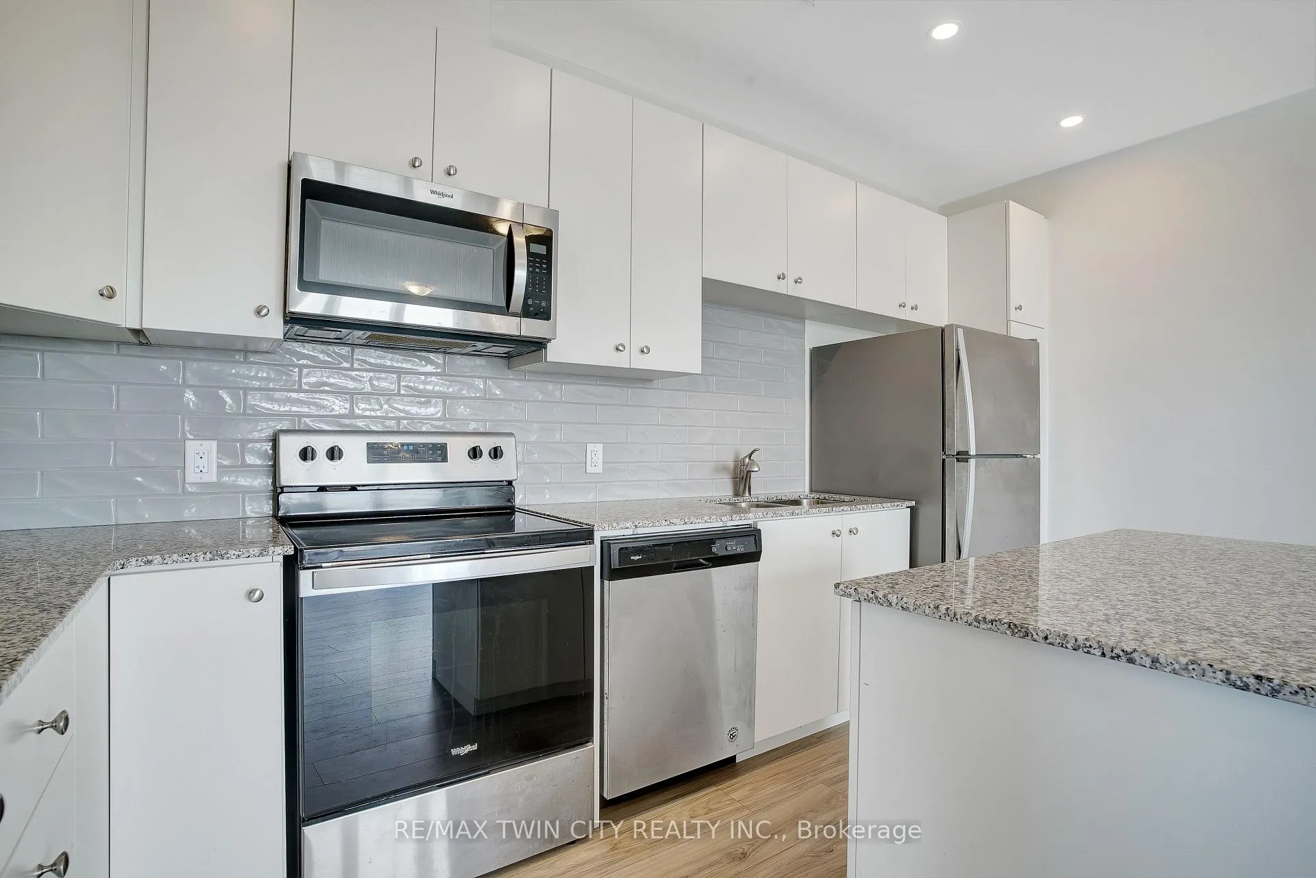 Photo 13 of Unit 1009, 104 Garment Street, Kitchener, City Commercial Core — HOMEH