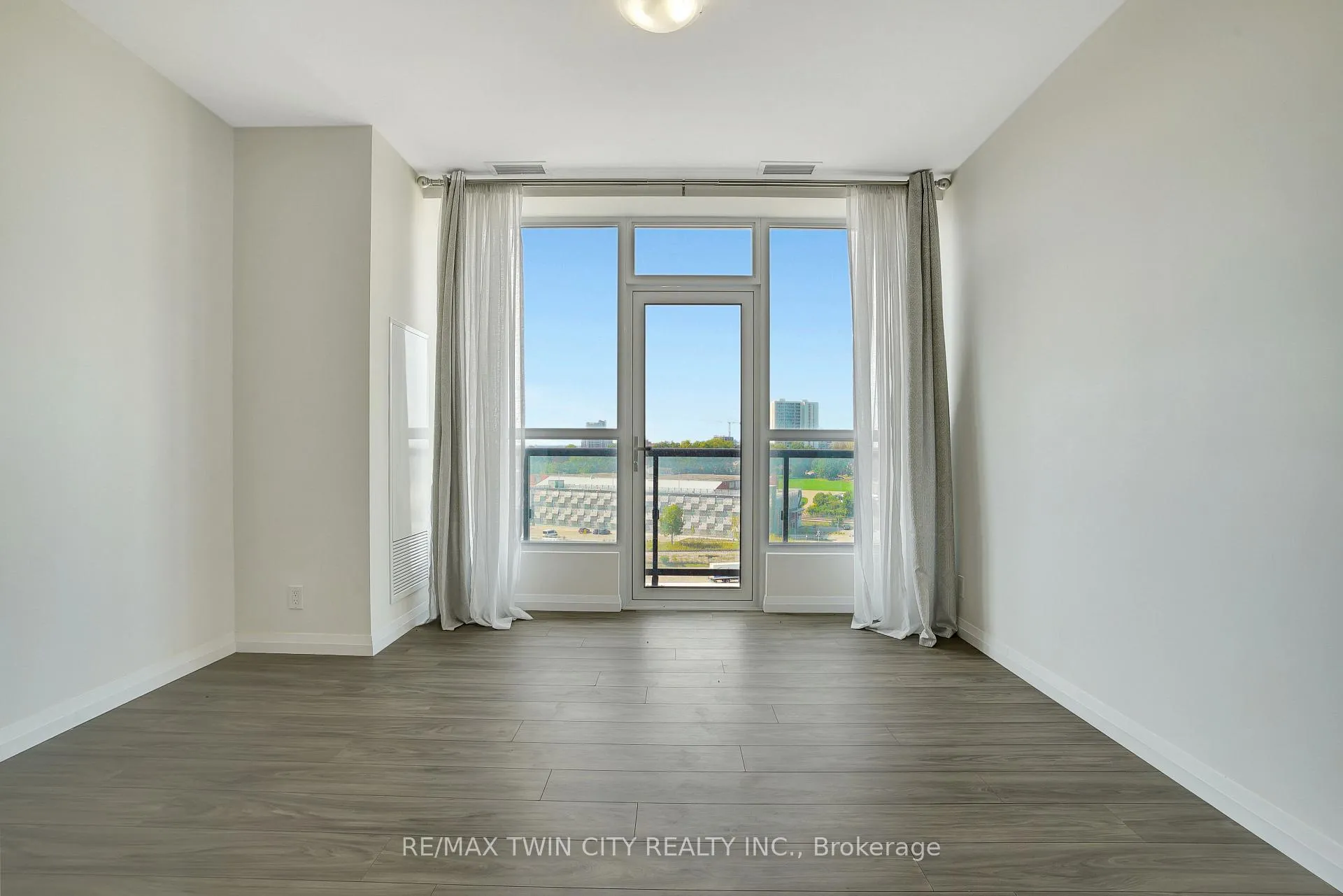 Photo 15 of Unit 1009, 104 Garment Street, Kitchener, City Commercial Core — HOMEH