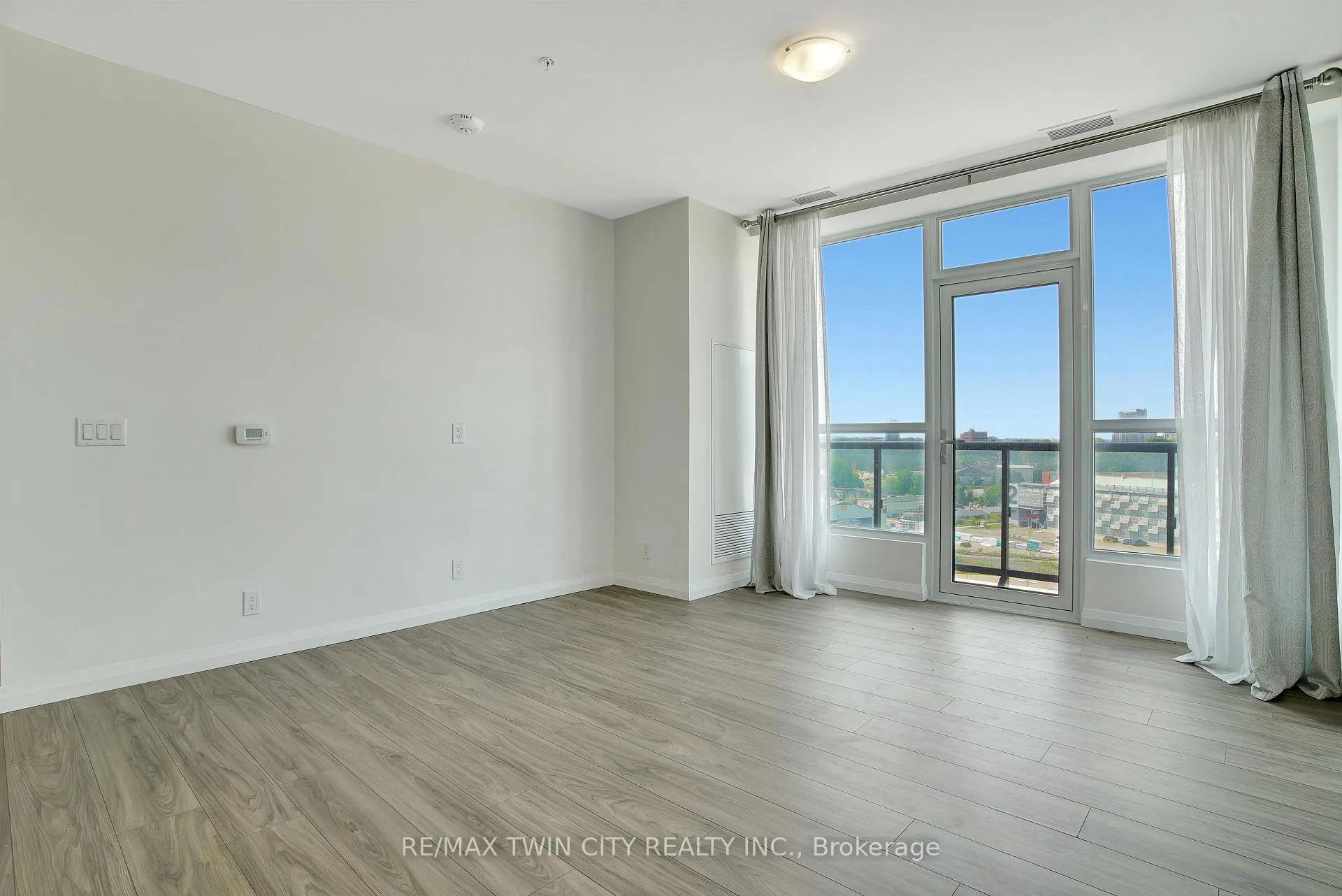 Photo 16 of Unit 1009, 104 Garment Street, Kitchener, City Commercial Core — HOMEH
