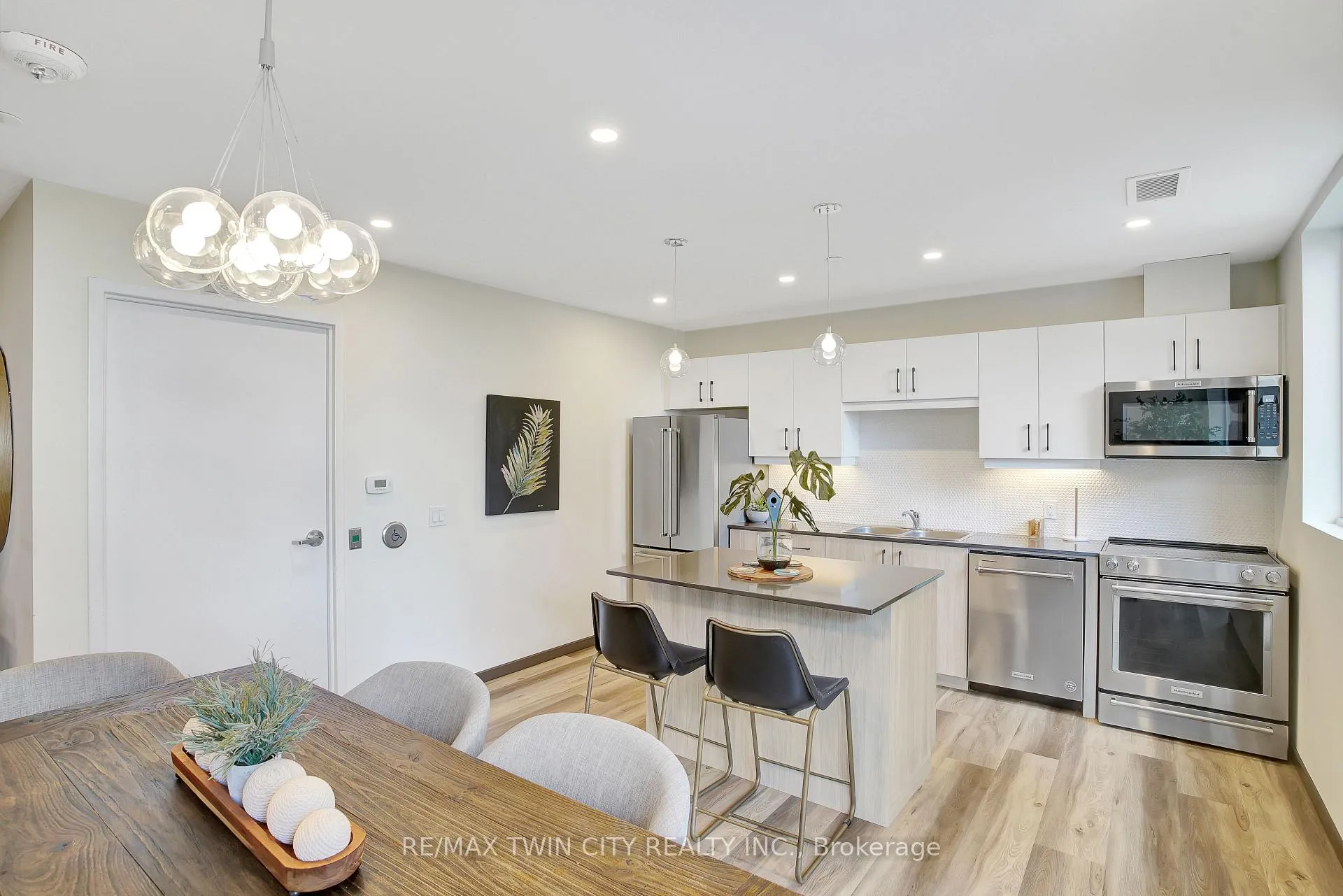 Photo 27 of Unit 1009, 104 Garment Street, Kitchener, City Commercial Core — HOMEH