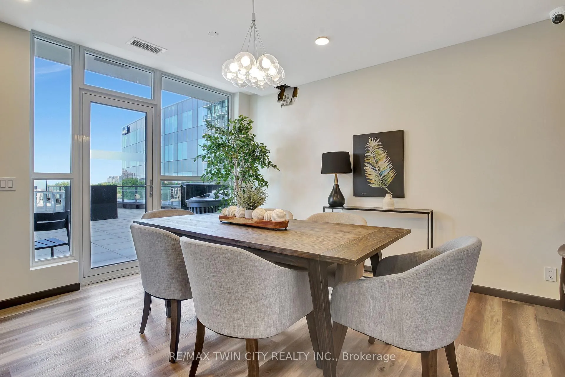 Photo 30 of Unit 1009, 104 Garment Street, Kitchener, City Commercial Core — HOMEH