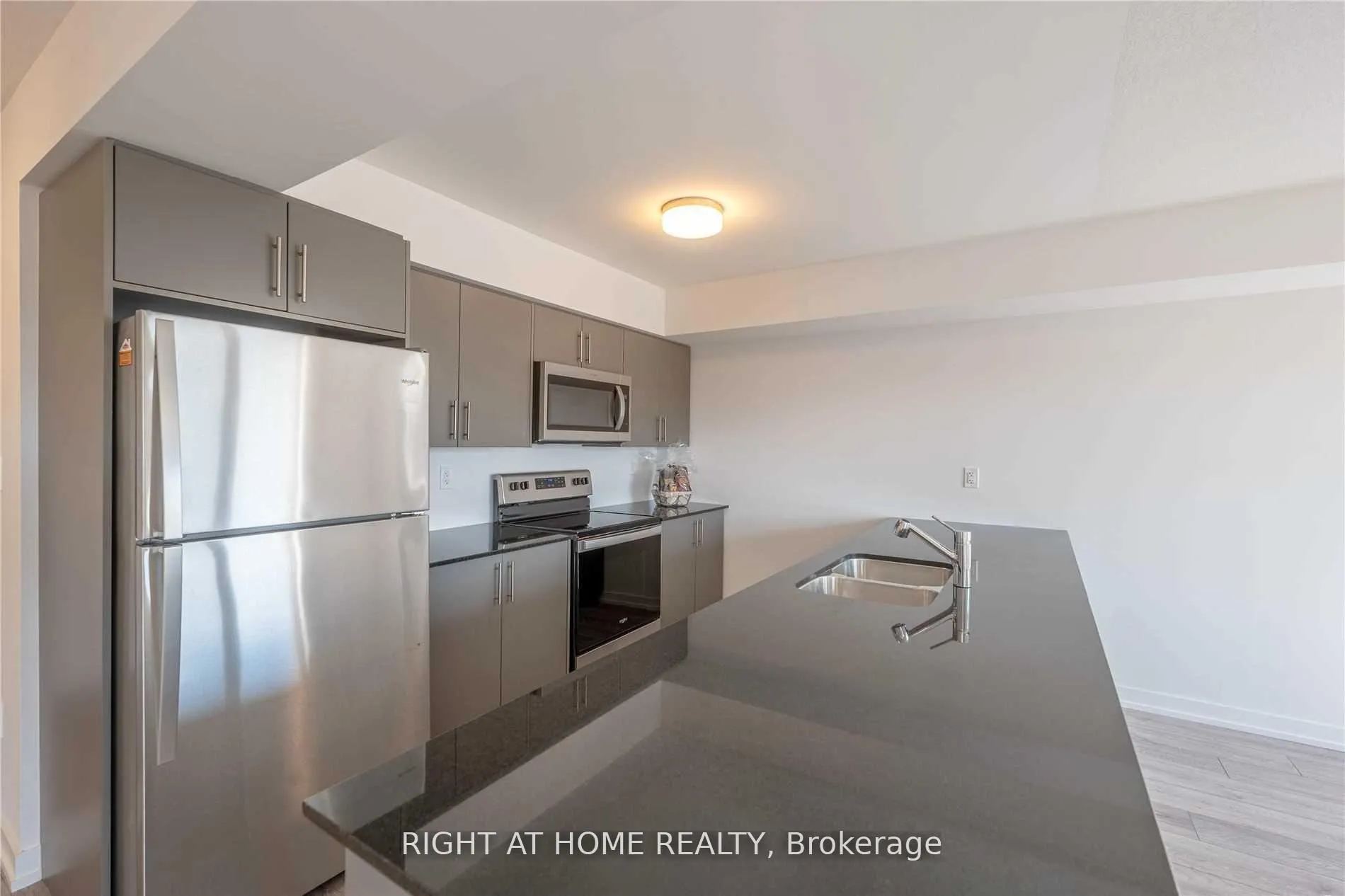 Photo 4 of Unit 197, 205 West Oak Terrace N, Kitchener, Rosenburg — HOMEH