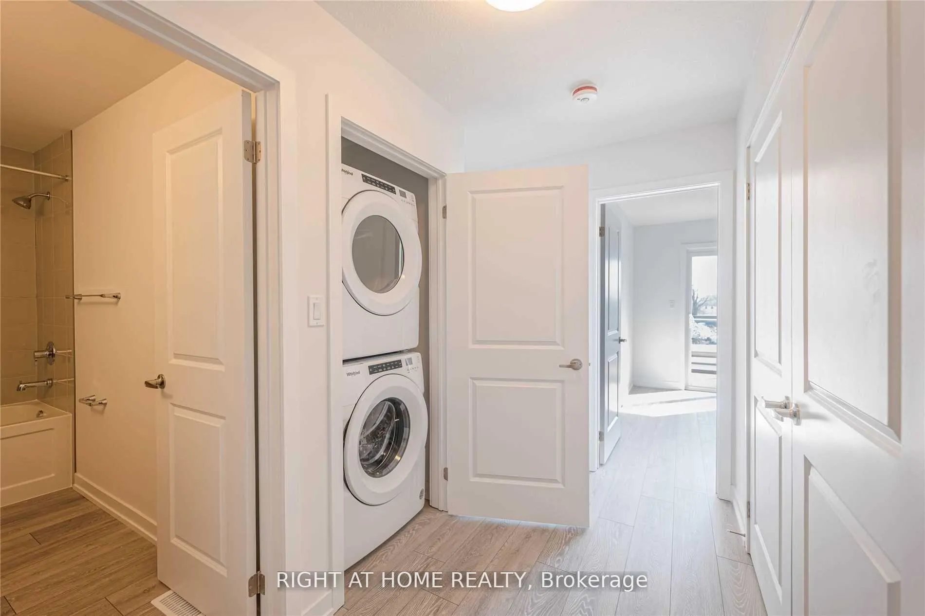 Photo 6 of Unit 197, 205 West Oak Terrace N, Kitchener, Rosenburg — HOMEH