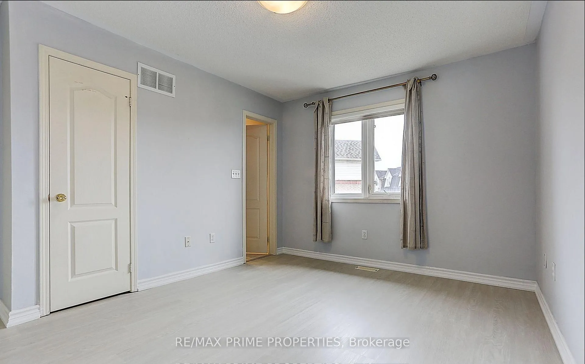 Photo 16 of 5 Woltner Way N, Markham, Village Green-South Unionville — HOMEH