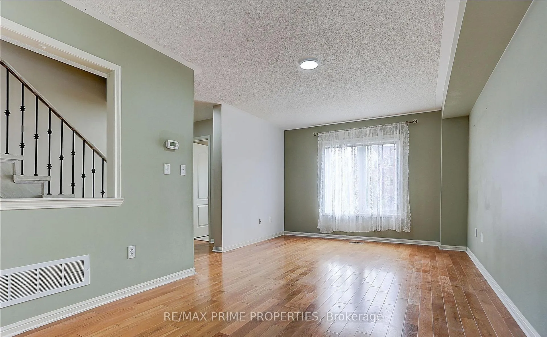 Photo 18 of 5 Woltner Way N, Markham, Village Green-South Unionville — HOMEH