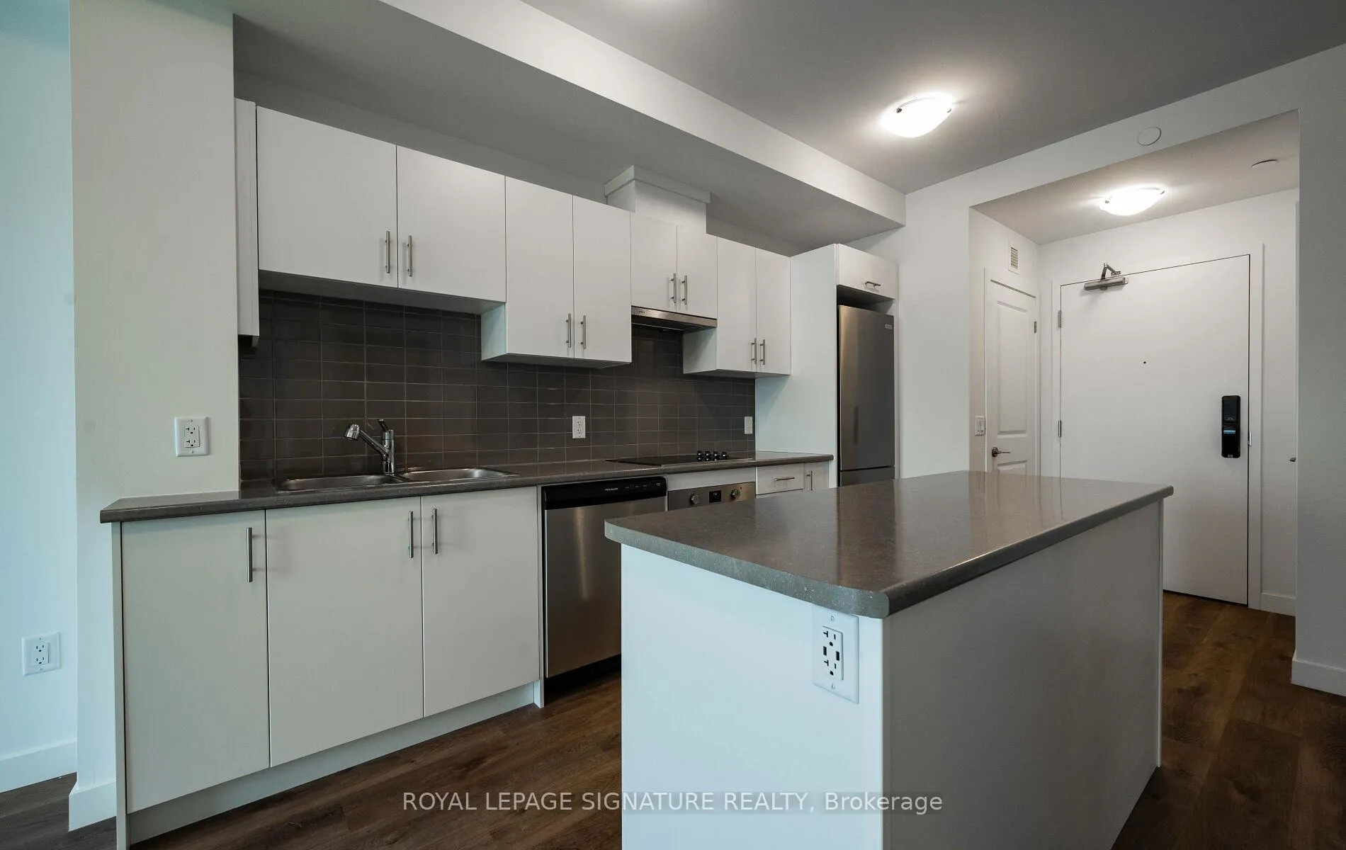 Photo 15 of Unit 303, 461 Green Road, Hamilton, Stoney Creek — HOMEH