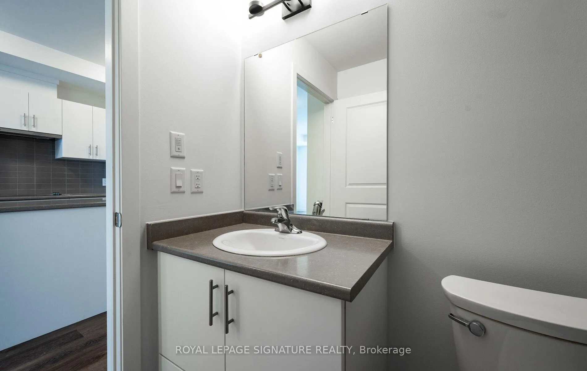 Photo 33 of Unit 303, 461 Green Road, Hamilton, Stoney Creek — HOMEH