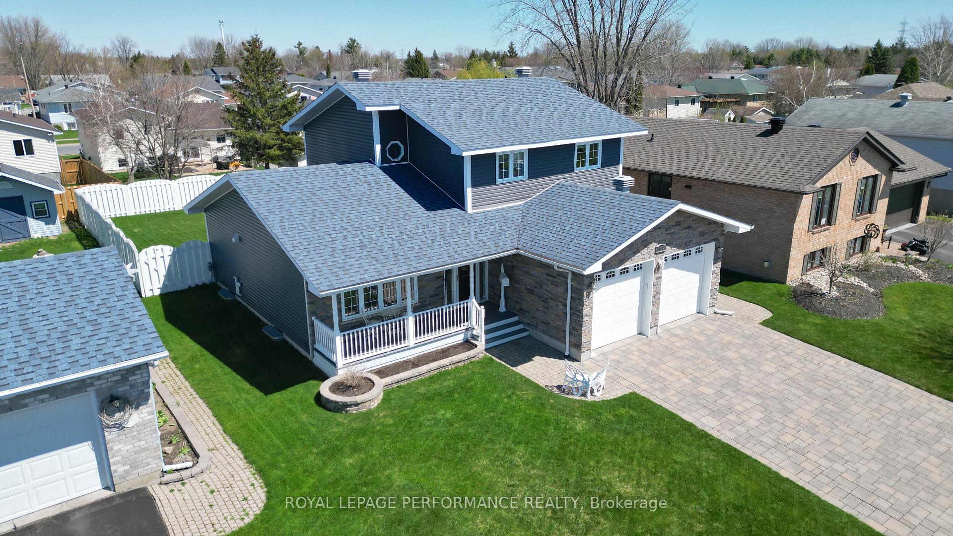 Photo 5 of 1729 MacIntyre Avenue, Cornwall — HOMEH