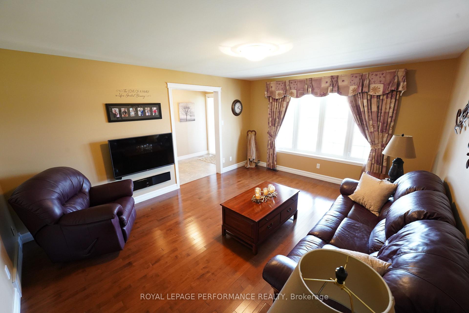 Photo 17 of 1729 MacIntyre Avenue, Cornwall — HOMEH