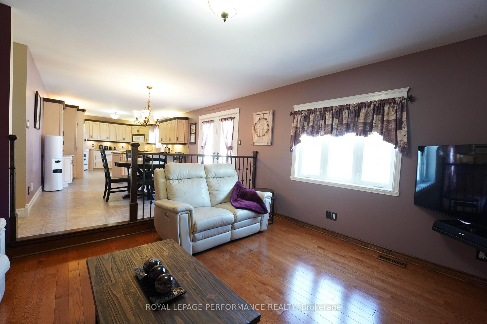 Photo 27 of 1729 MacIntyre Avenue, Cornwall — HOMEH