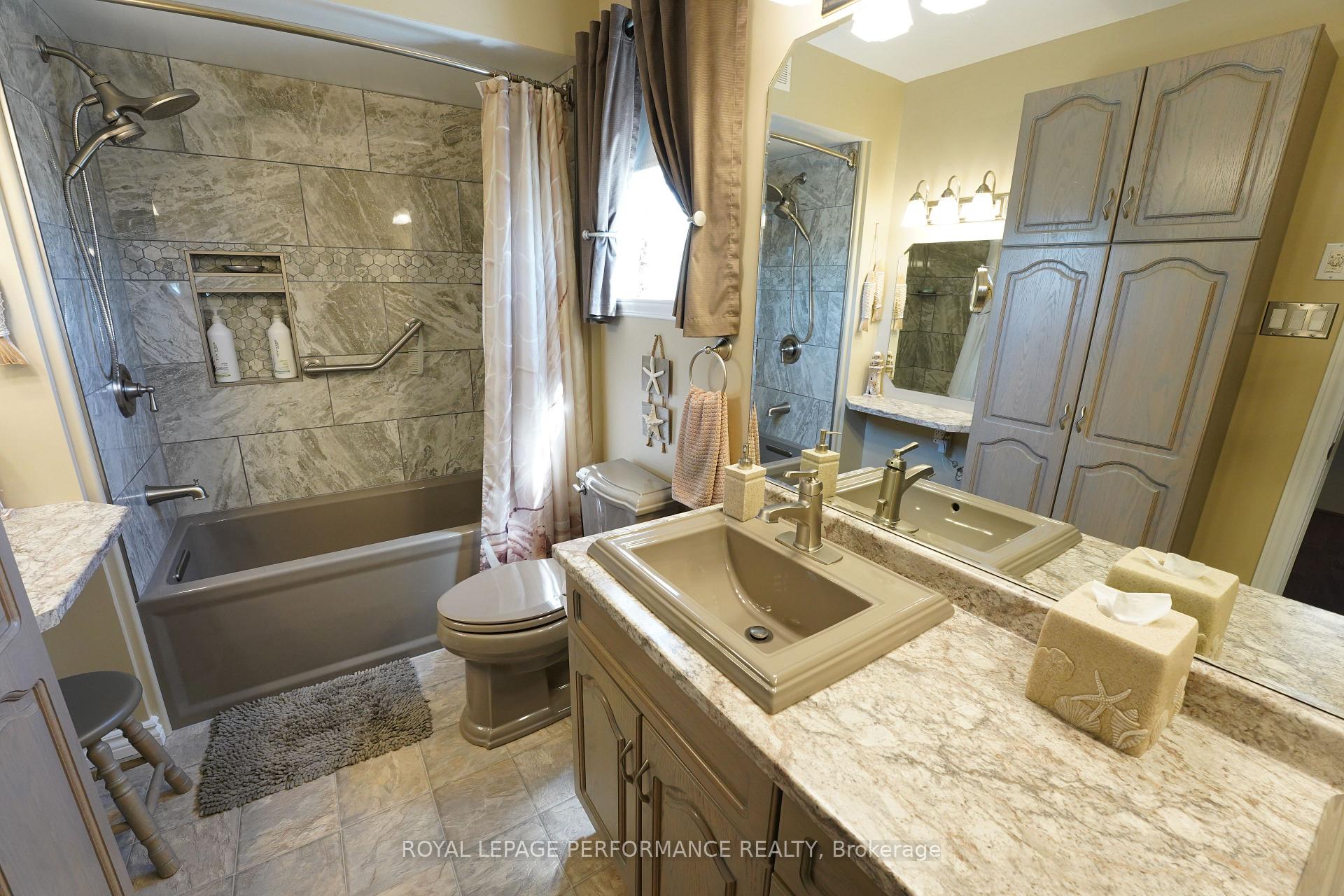Photo 36 of 1729 MacIntyre Avenue, Cornwall — HOMEH
