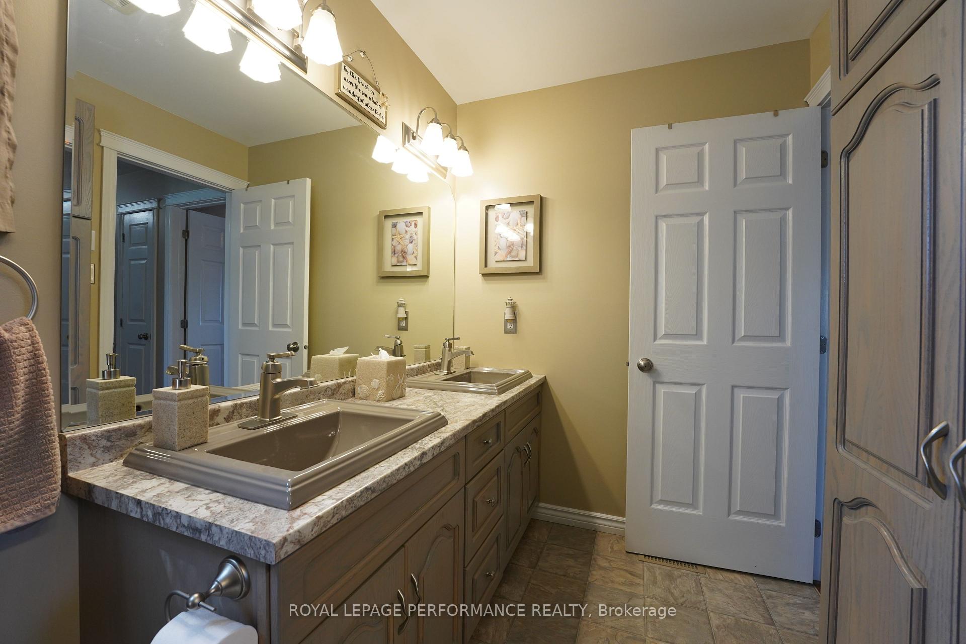 Photo 37 of 1729 MacIntyre Avenue, Cornwall — HOMEH