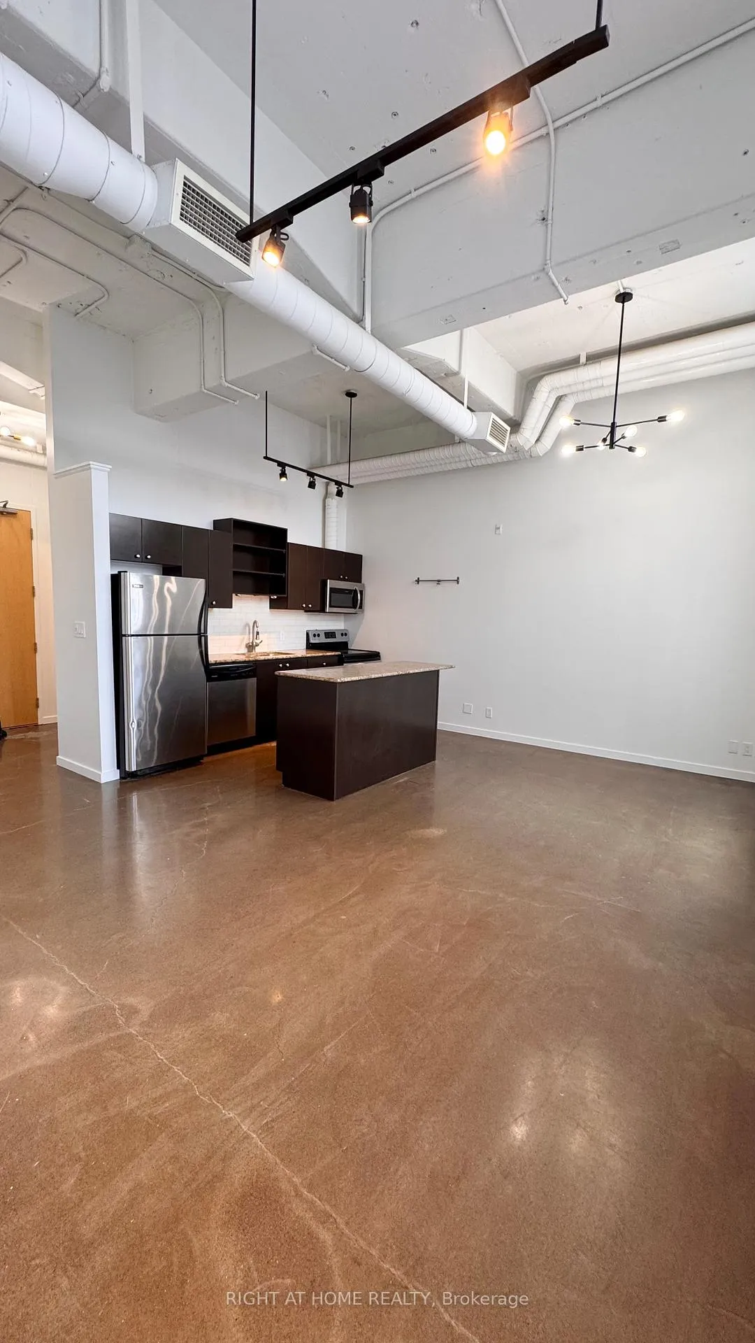 Photo 5 of Unit 101, 410 King Street W, Kitchener, City Commercial Core — HOMEH