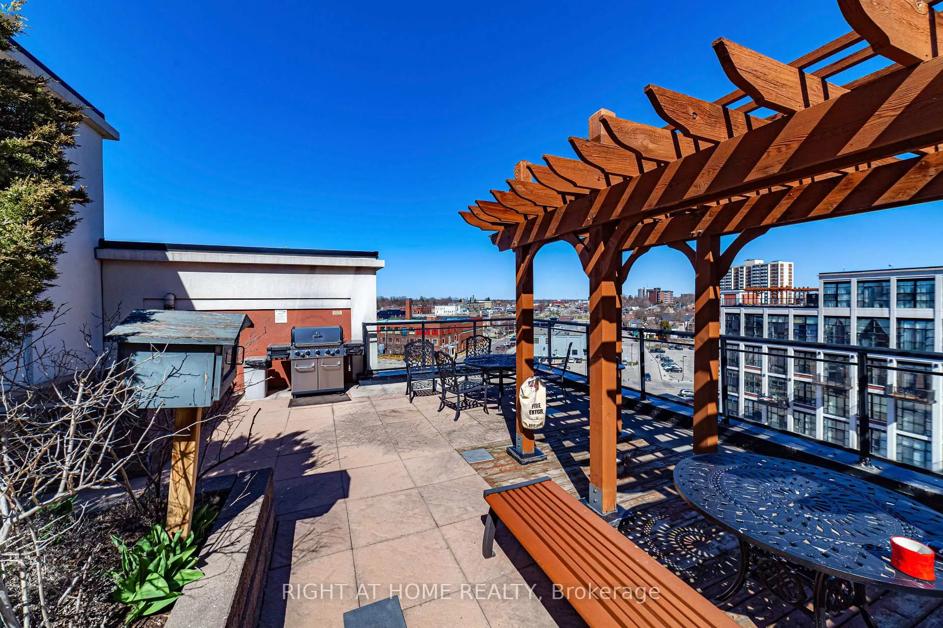 Photo 15 of Unit 101, 410 King Street W, Kitchener, City Commercial Core — HOMEH