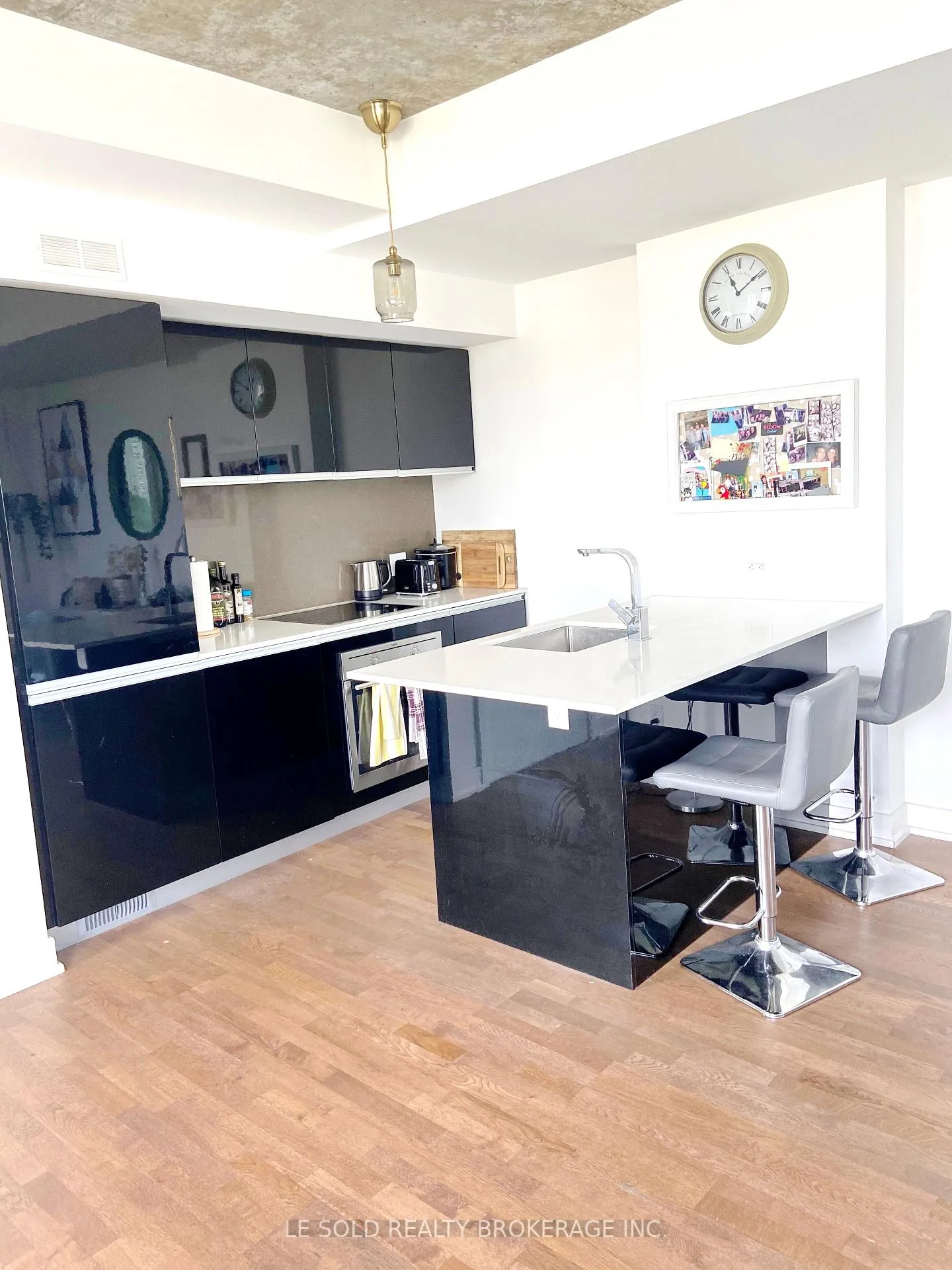 Photo 3 of Unit 721, 20 Minowan Miikan Lane, Toronto, Little Portugal — HOMEH
