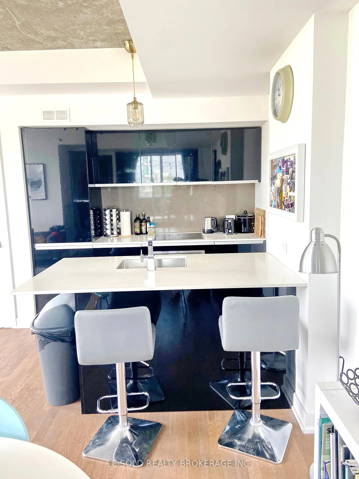 Photo 4 of Unit 721, 20 Minowan Miikan Lane, Toronto, Little Portugal — HOMEH