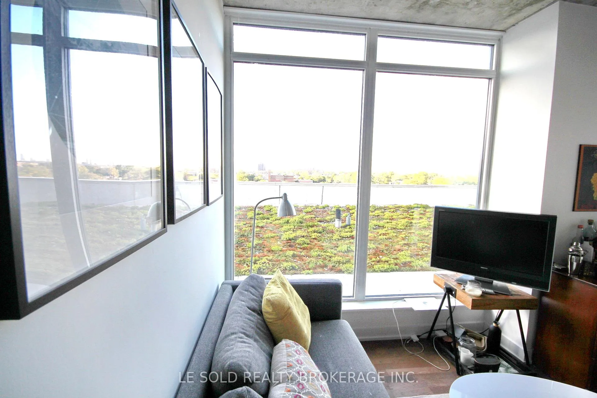 Photo 8 of Unit 721, 20 Minowan Miikan Lane, Toronto, Little Portugal — HOMEH