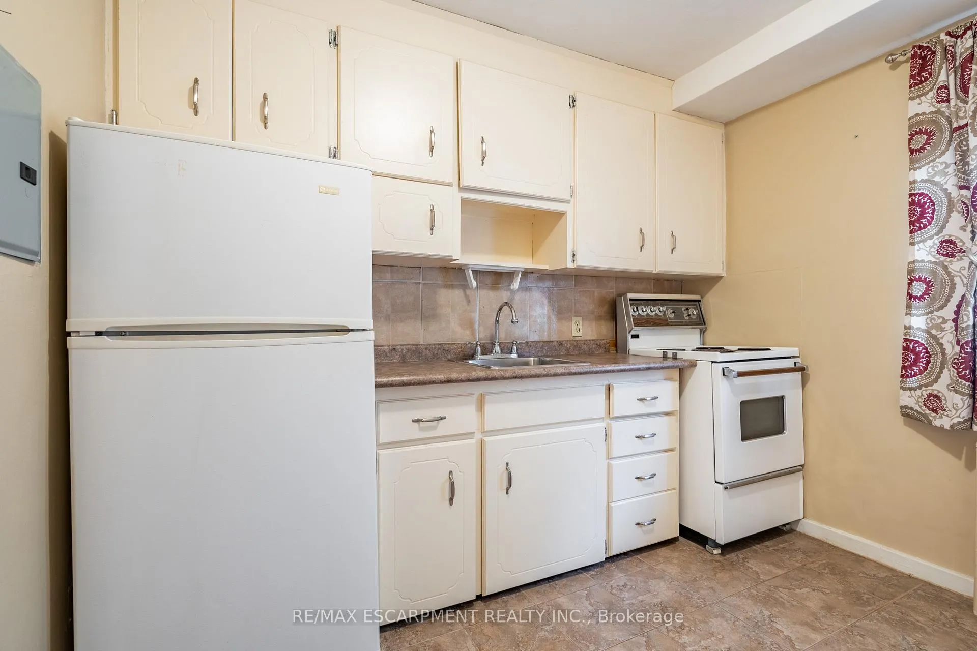 Photo 10 of Unit 5, 4 Robinson Street, Hamilton, Durand — HOMEH