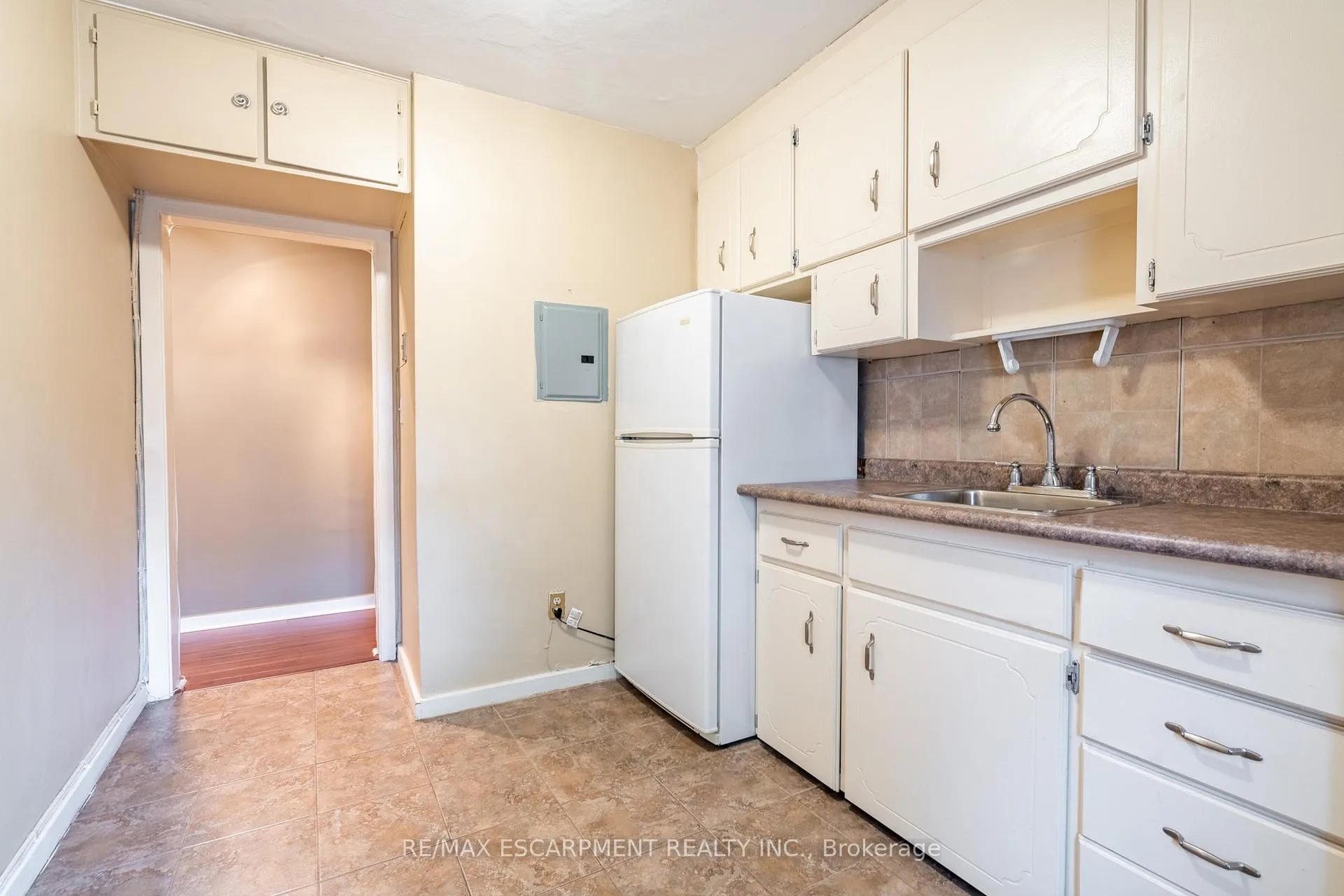 Photo 11 of Unit 5, 4 Robinson Street, Hamilton, Durand — HOMEH