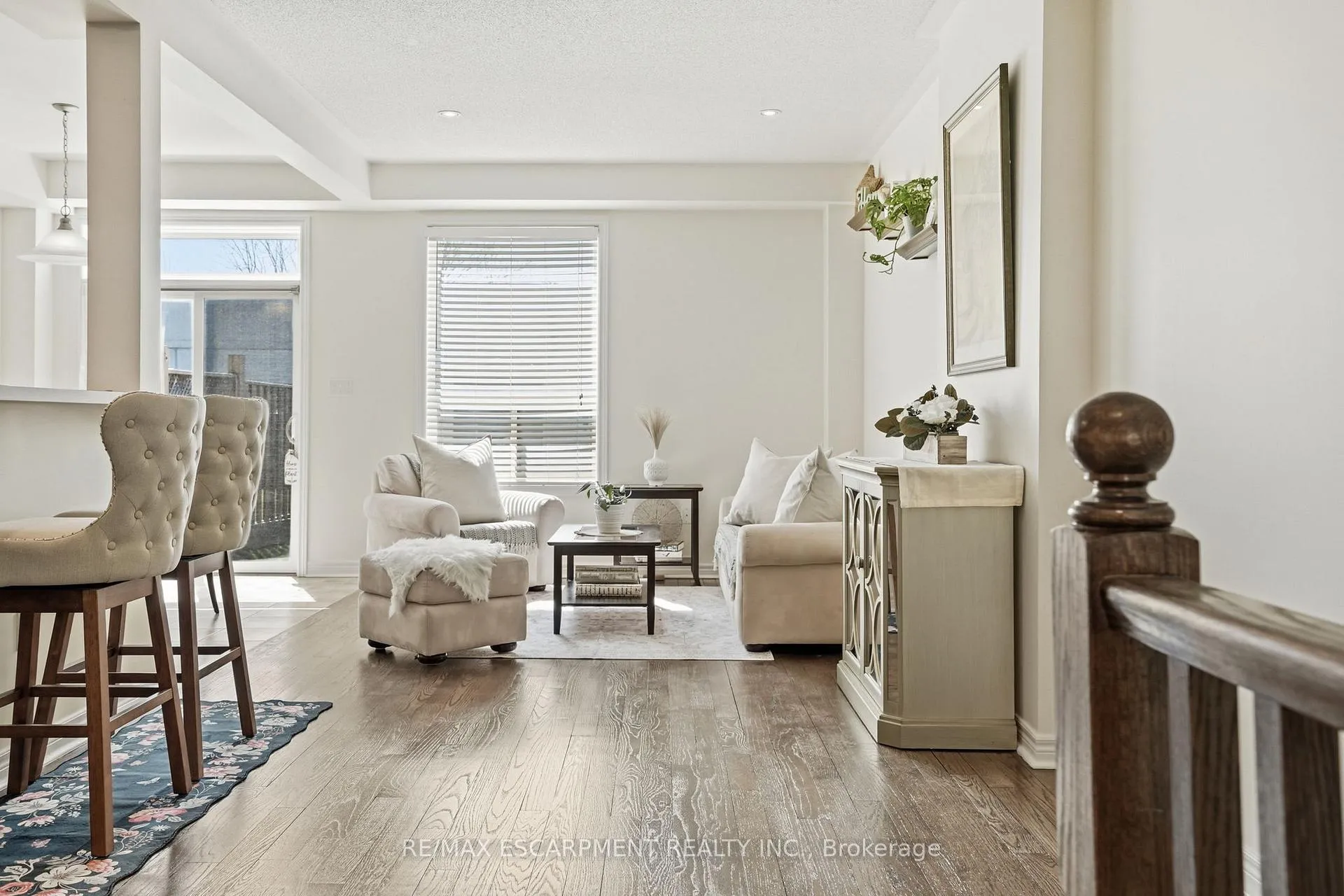 Photo 4 of 13 Marina Point Crescent, Hamilton, Winona Park — HOMEH