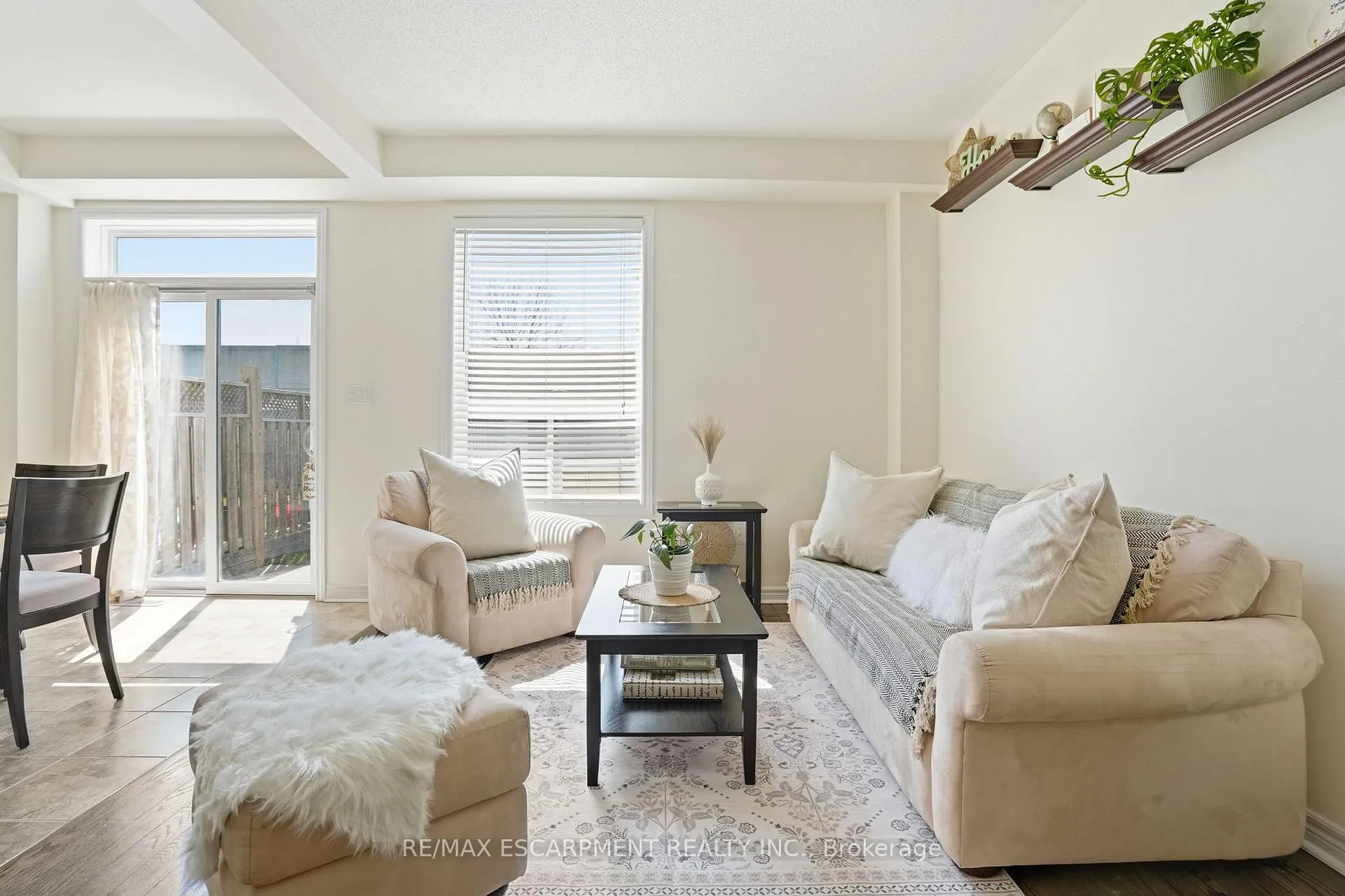 Photo 5 of 13 Marina Point Crescent, Hamilton, Winona Park — HOMEH
