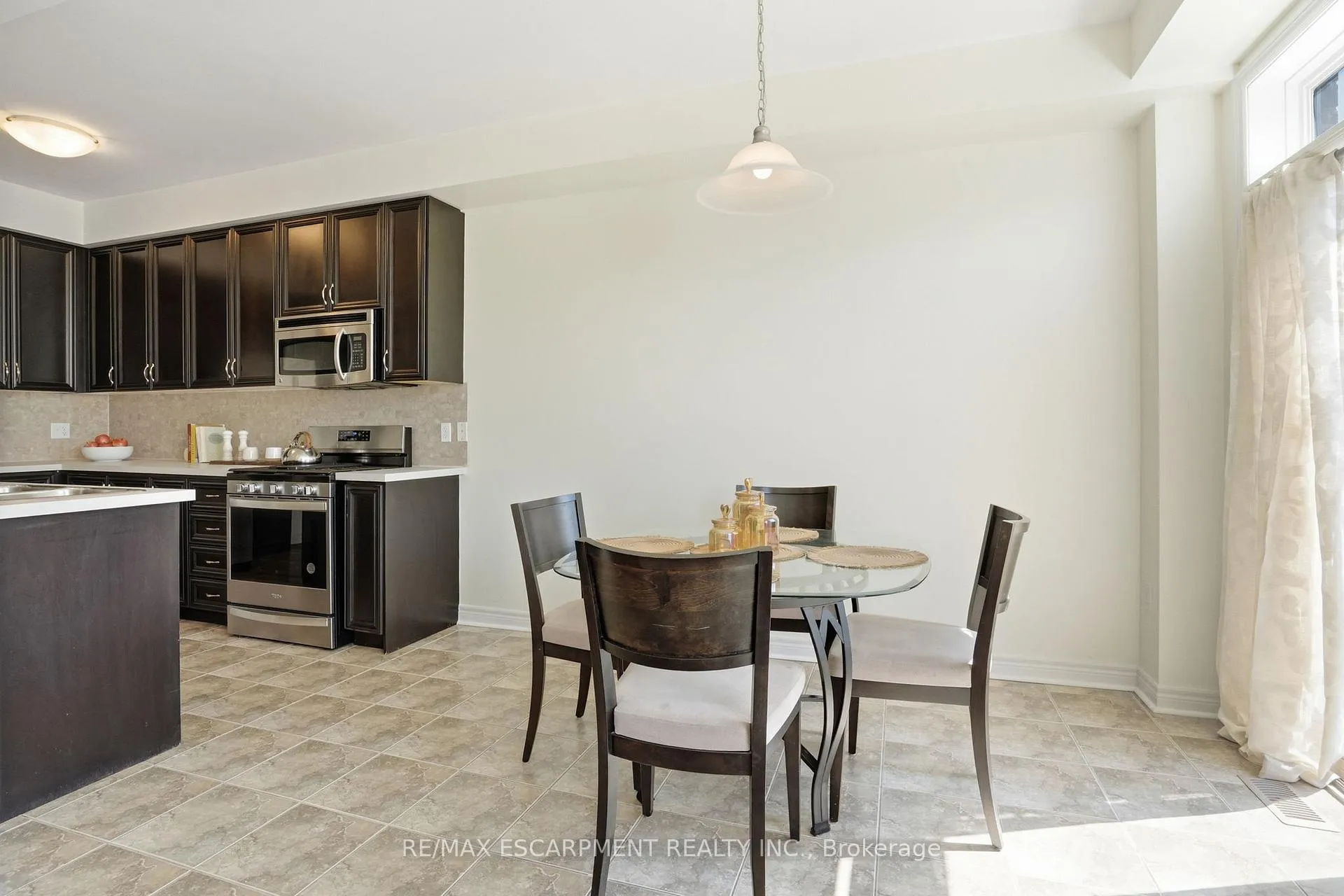 Photo 12 of 13 Marina Point Crescent, Hamilton, Winona Park — HOMEH