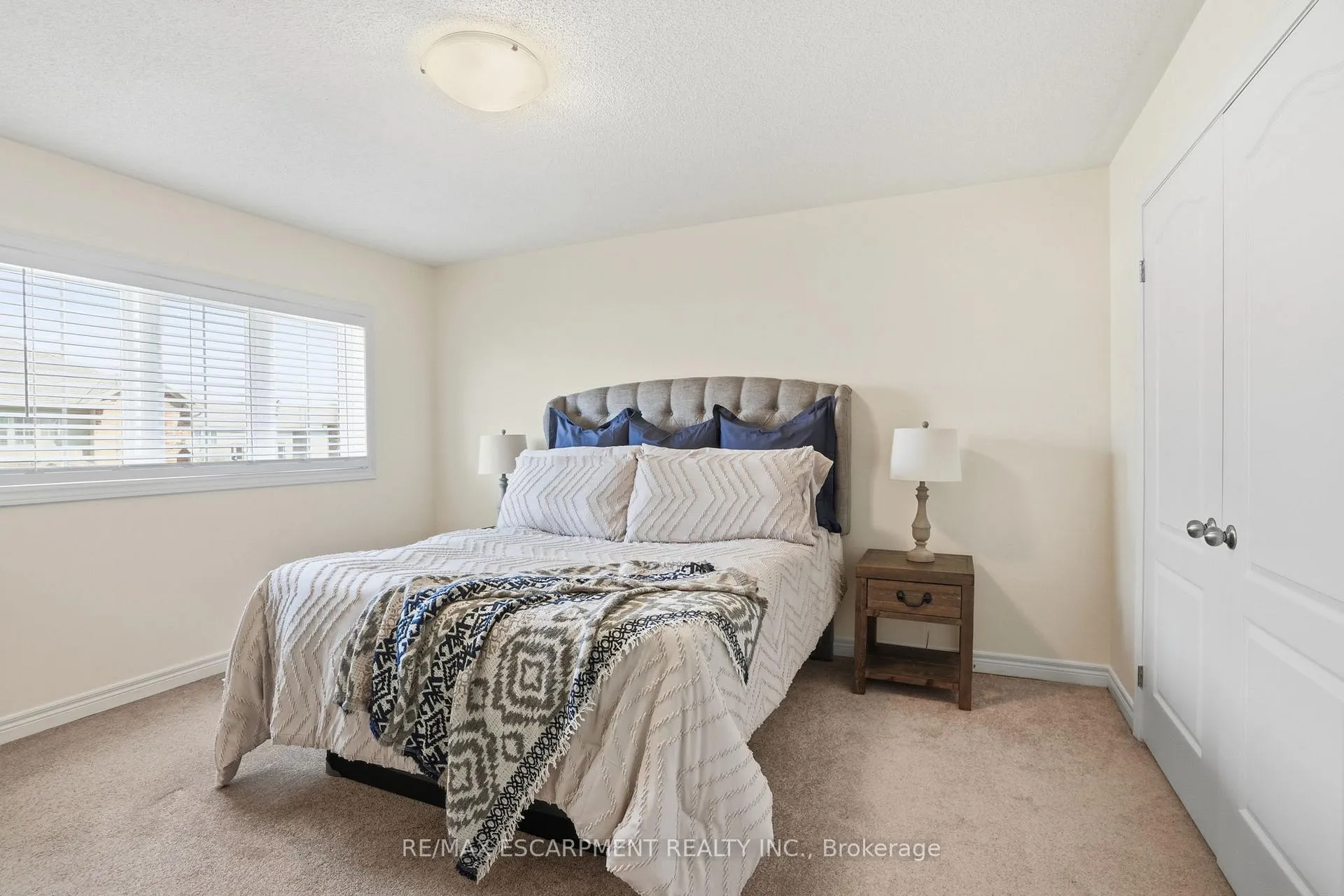 Photo 16 of 13 Marina Point Crescent, Hamilton, Winona Park — HOMEH