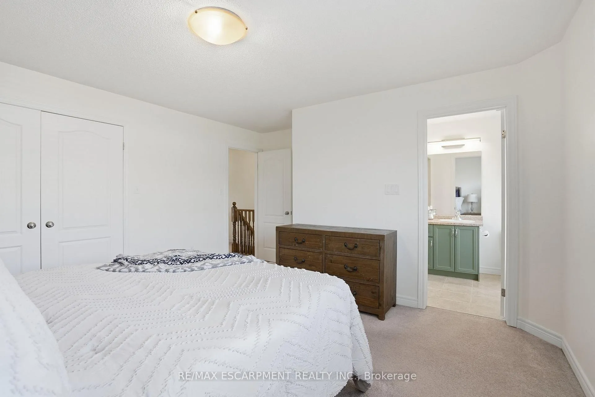 Photo 17 of 13 Marina Point Crescent, Hamilton, Winona Park — HOMEH