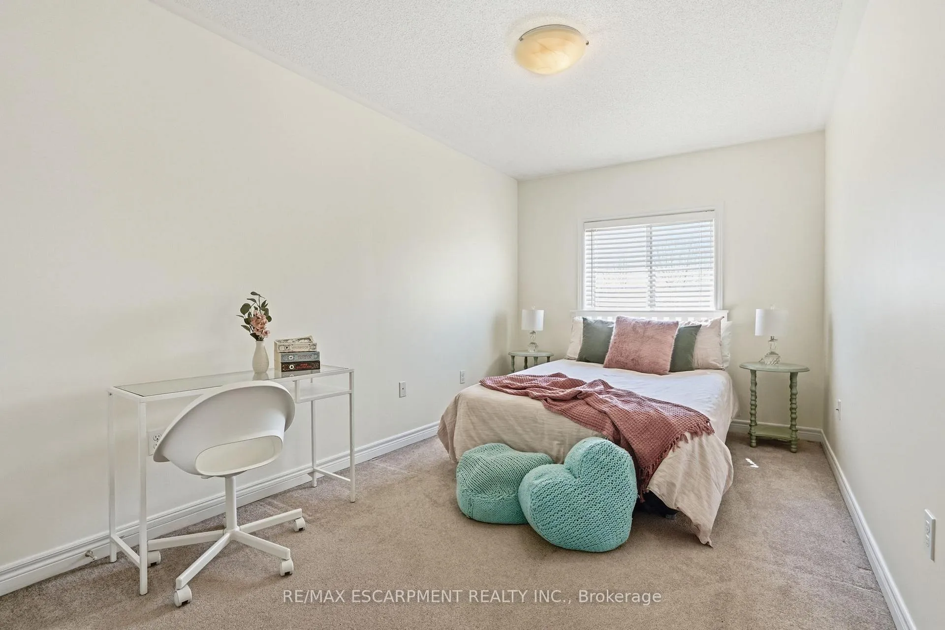 Photo 19 of 13 Marina Point Crescent, Hamilton, Winona Park — HOMEH