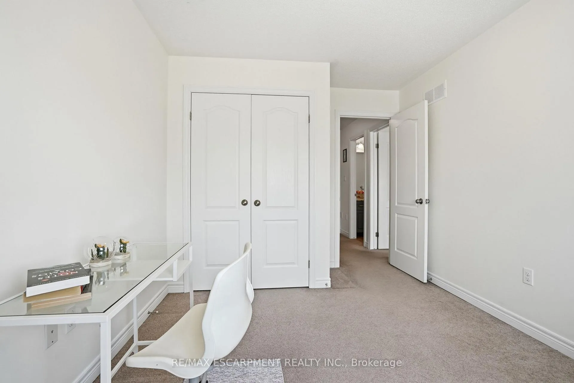 Photo 22 of 13 Marina Point Crescent, Hamilton, Winona Park — HOMEH