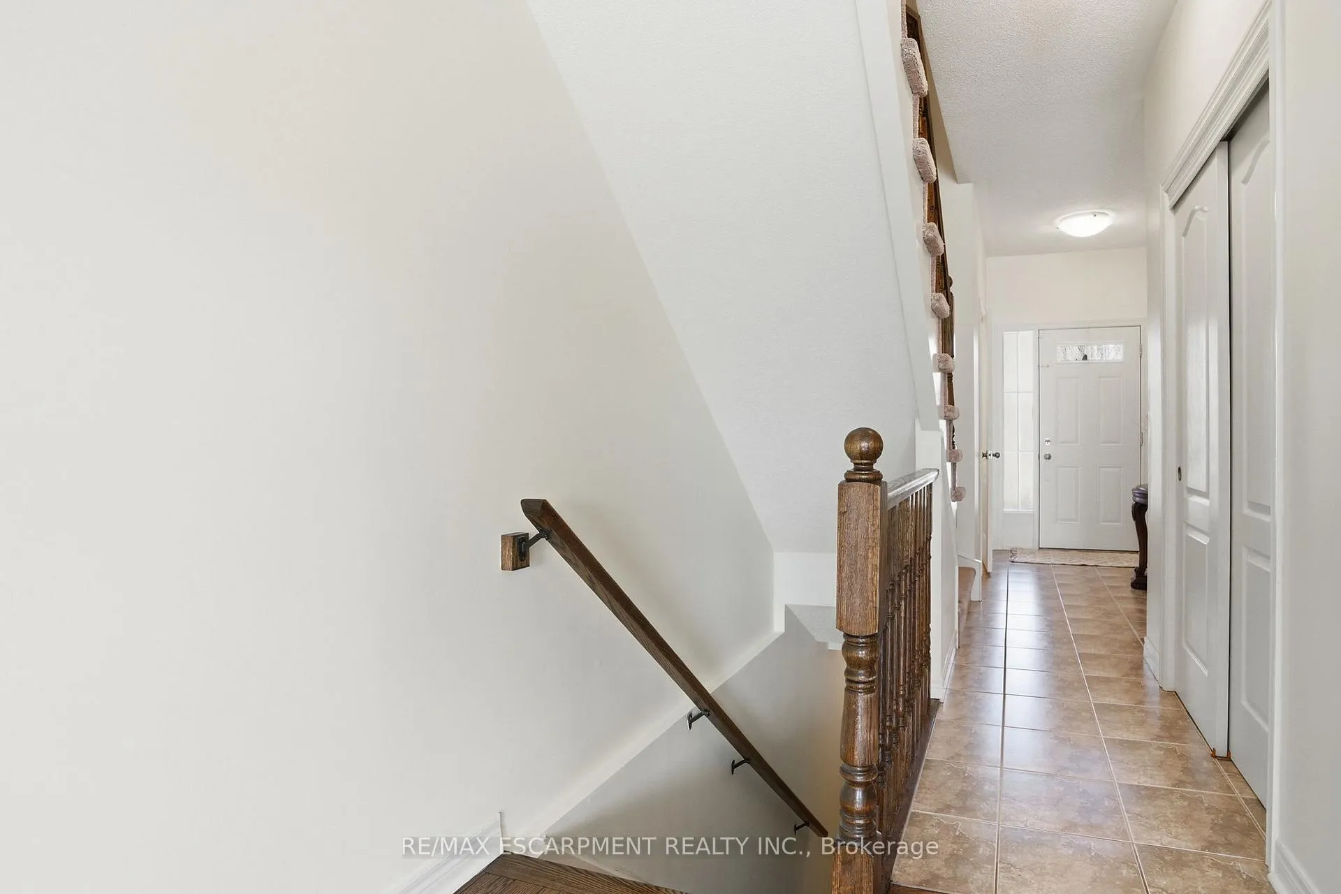 Photo 26 of 13 Marina Point Crescent, Hamilton, Winona Park — HOMEH