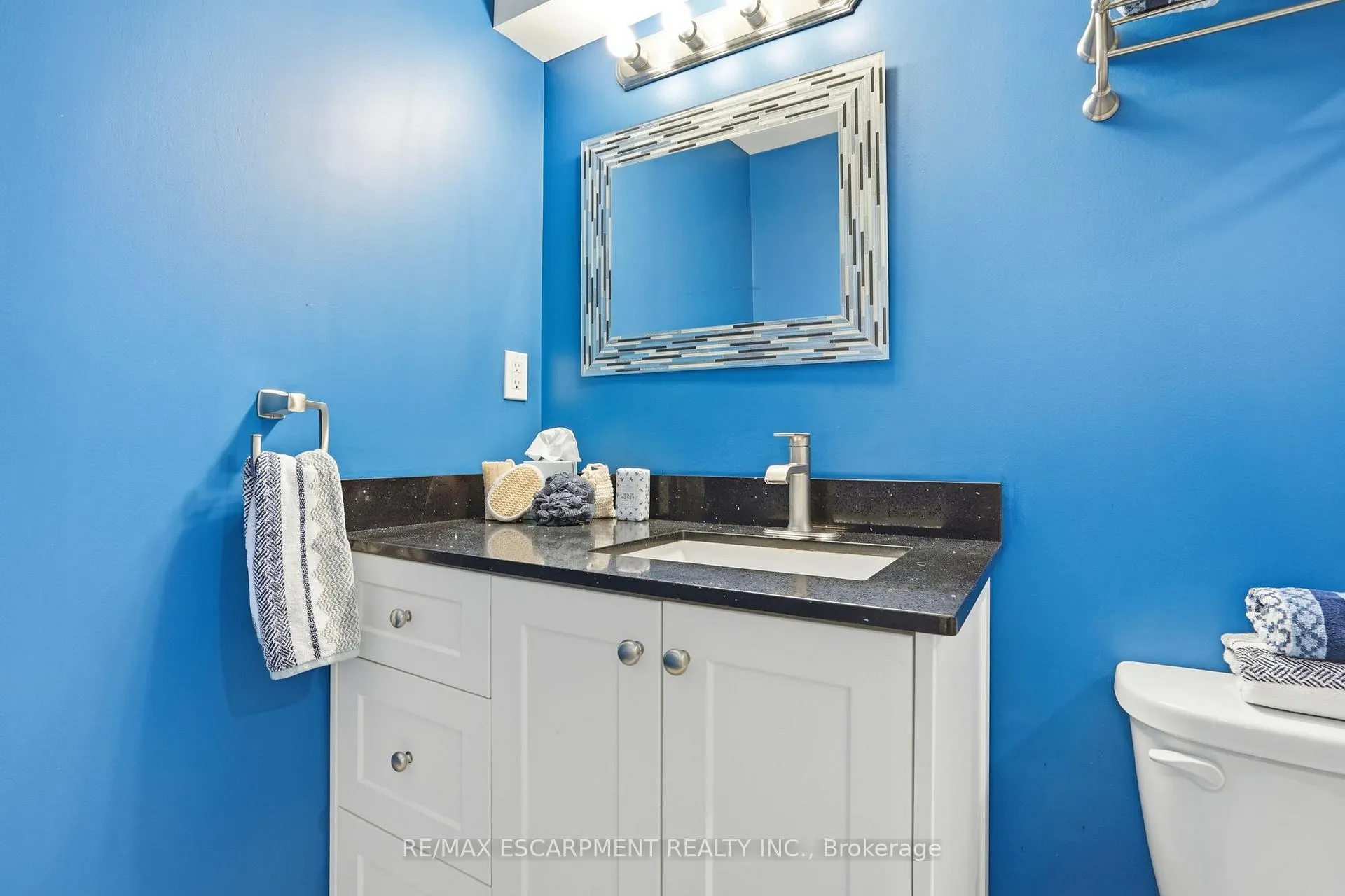 Photo 33 of 13 Marina Point Crescent, Hamilton, Winona Park — HOMEH