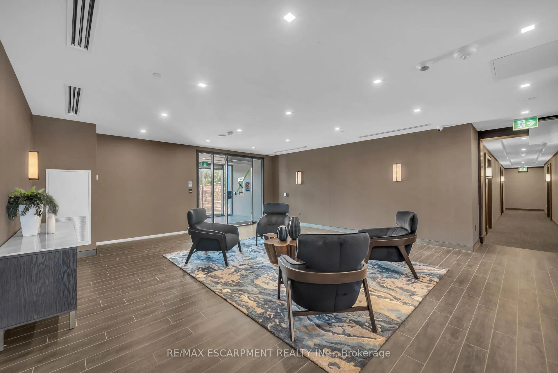 Photo 10 of Unit 308, 460 Dundas Street E, Hamilton, Waterdown — HOMEH