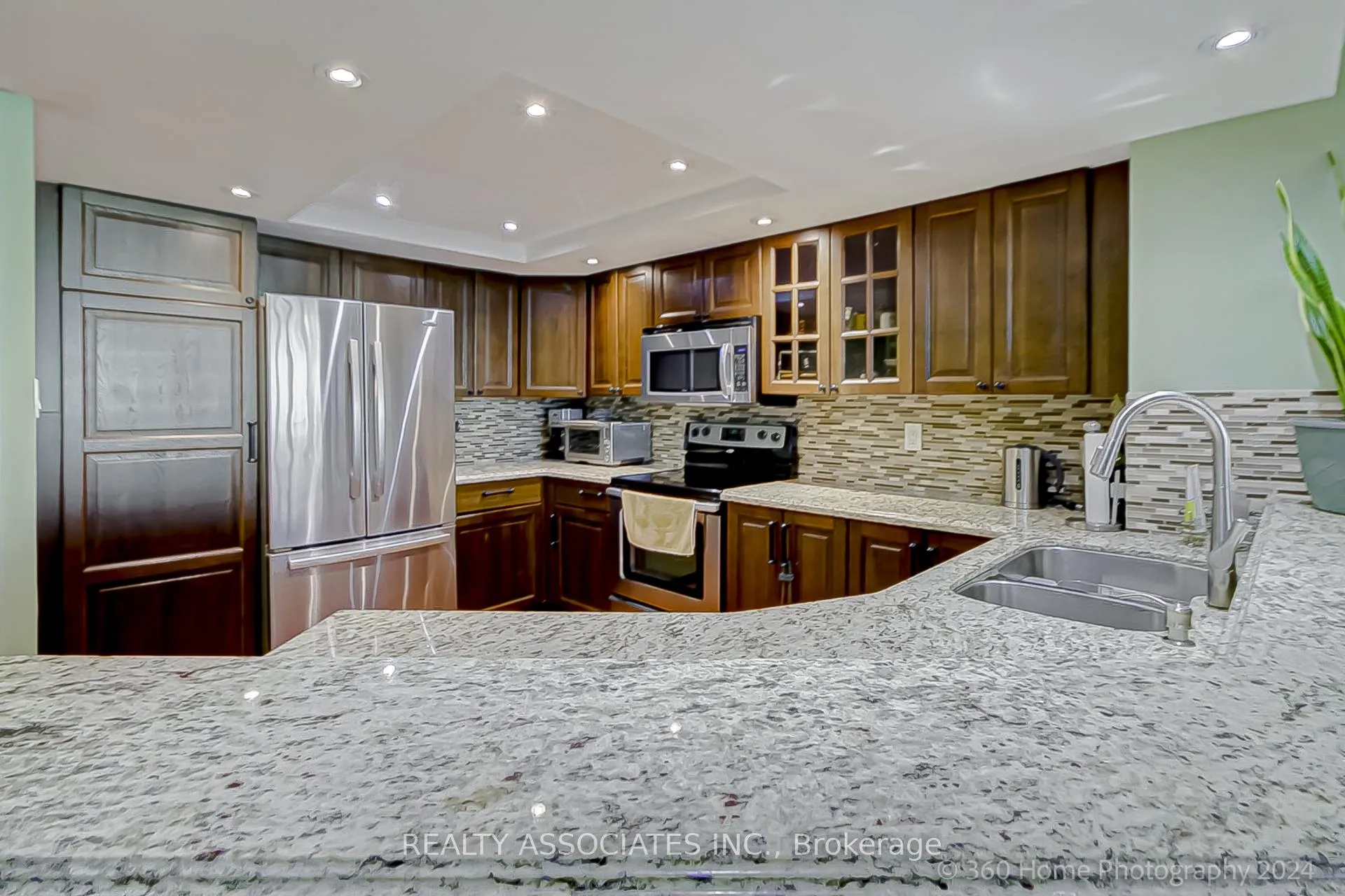 Photo 4 of Unit 1011, 7805 Bayview Avenue, Markham, Aileen-Willowbrook — HOMEH