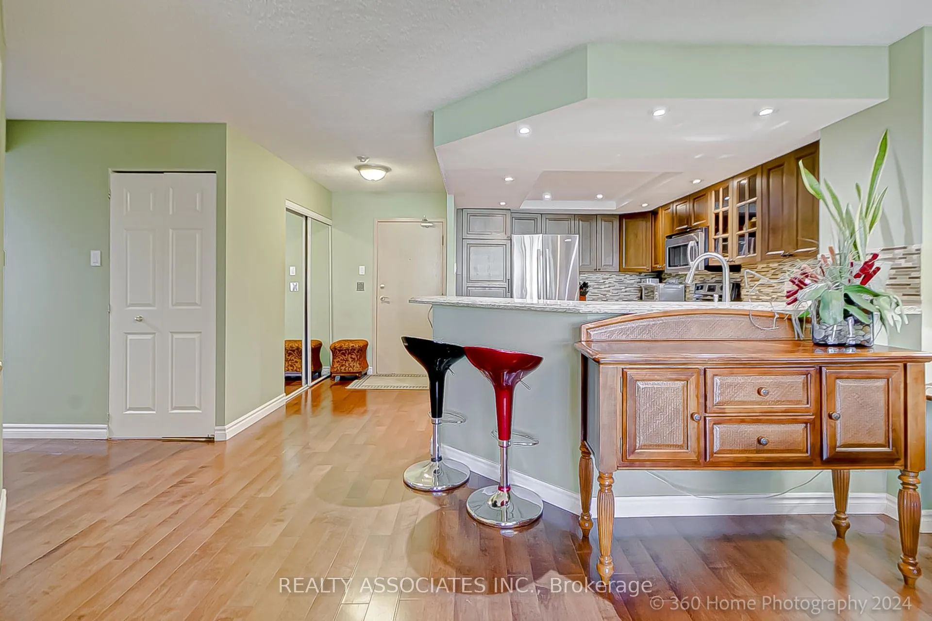 Photo 8 of Unit 1011, 7805 Bayview Avenue, Markham, Aileen-Willowbrook — HOMEH