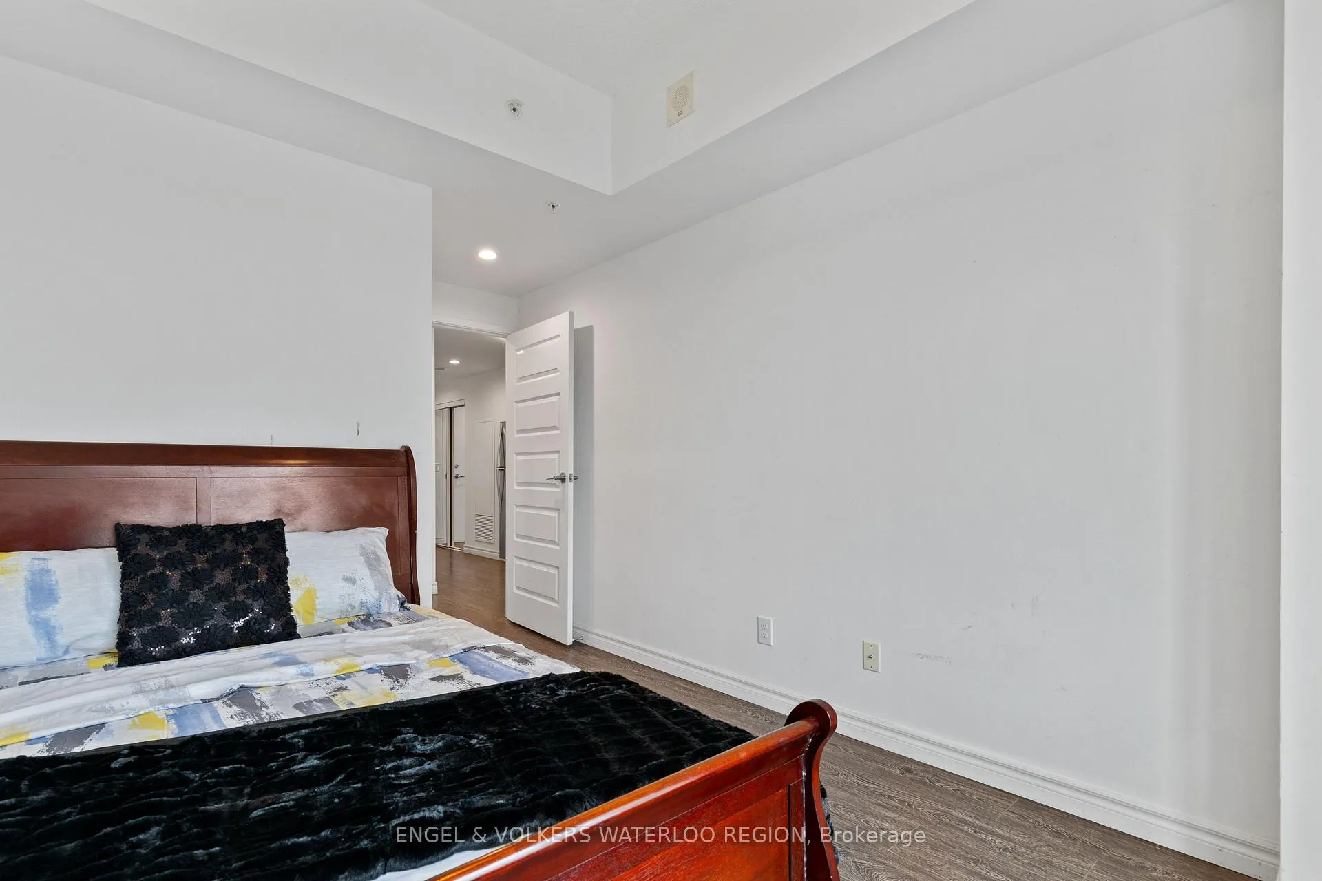 Photo 14 of Unit 1802, 158 king Street, Waterloo, Beechwood/University — HOMEH