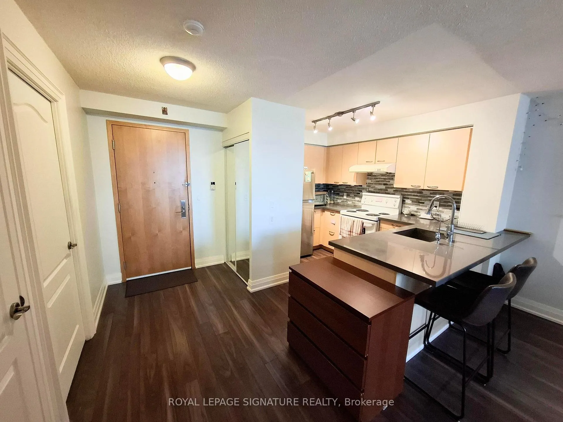 Photo 2 of Unit 610, 62 Suncrest Boulevard, Markham, Commerce Valley — HOMEH