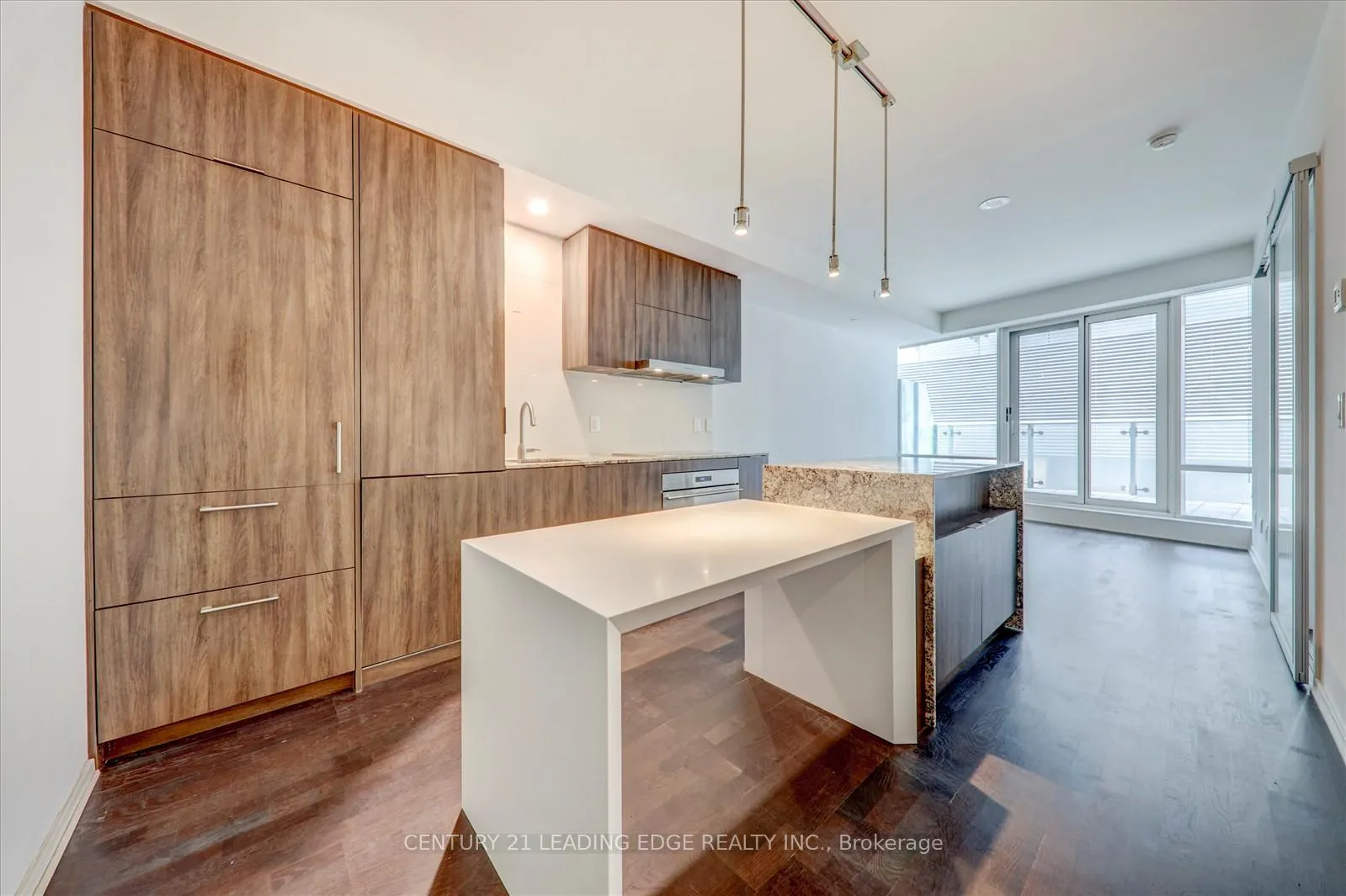 Front of Unit 416, 1 Bloor Street E