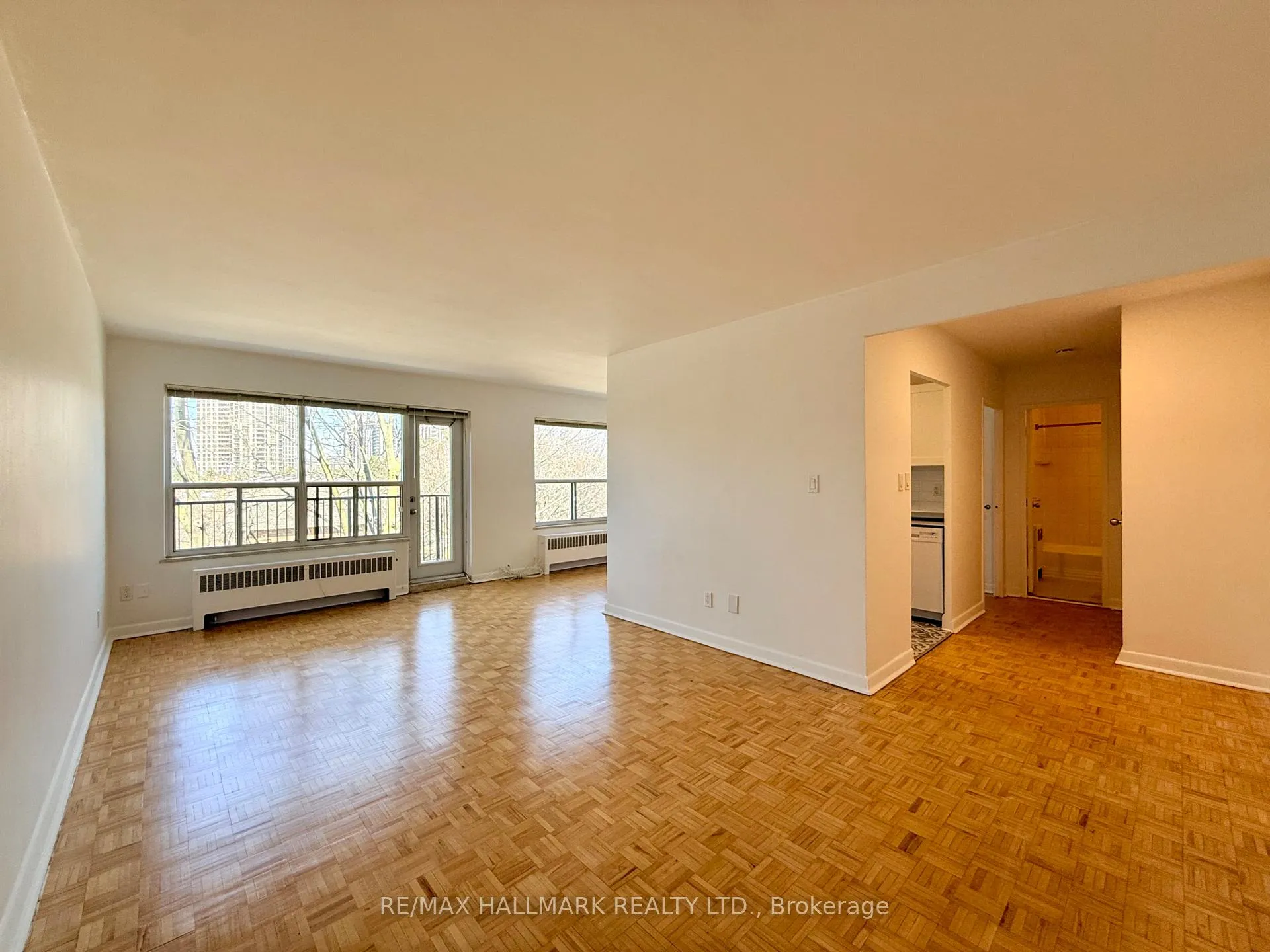 Photo 2 of Unit 408, 30 Upper Canada Drive, North York, St. Andrew-Windfields — HOMEH